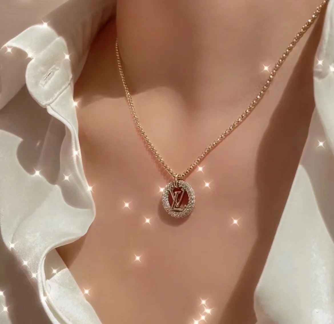 Louis Vuitton Diamond Wrap Round Hollow LV Necklace - Original Replica Club
