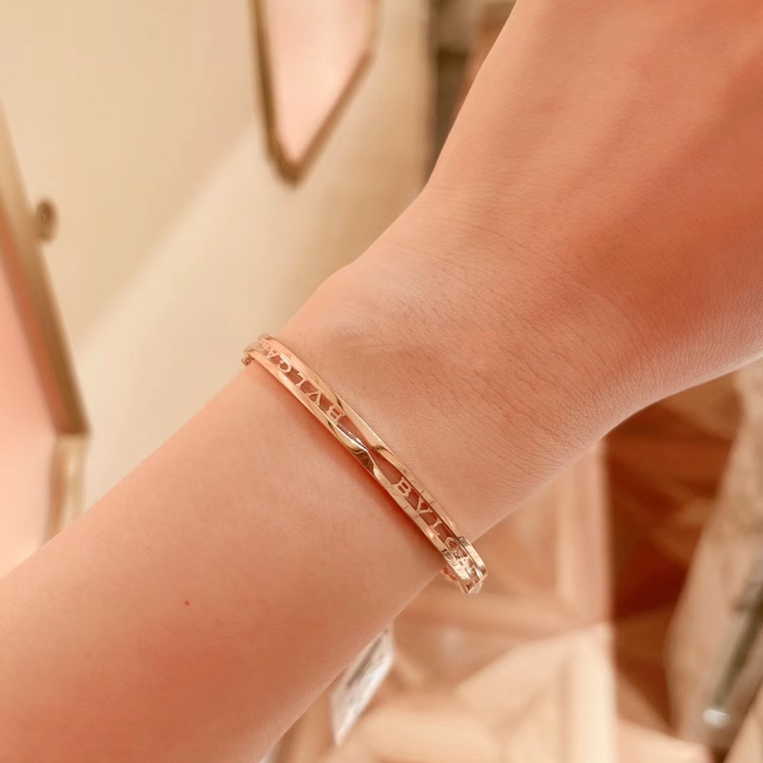 Bvlgari Hollow Monogram B.zero1 Bangle Bracelet - Original Replica Club