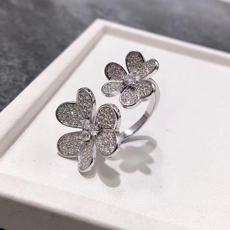 VCA Four Leaf Clover Ring - Original Replica Club