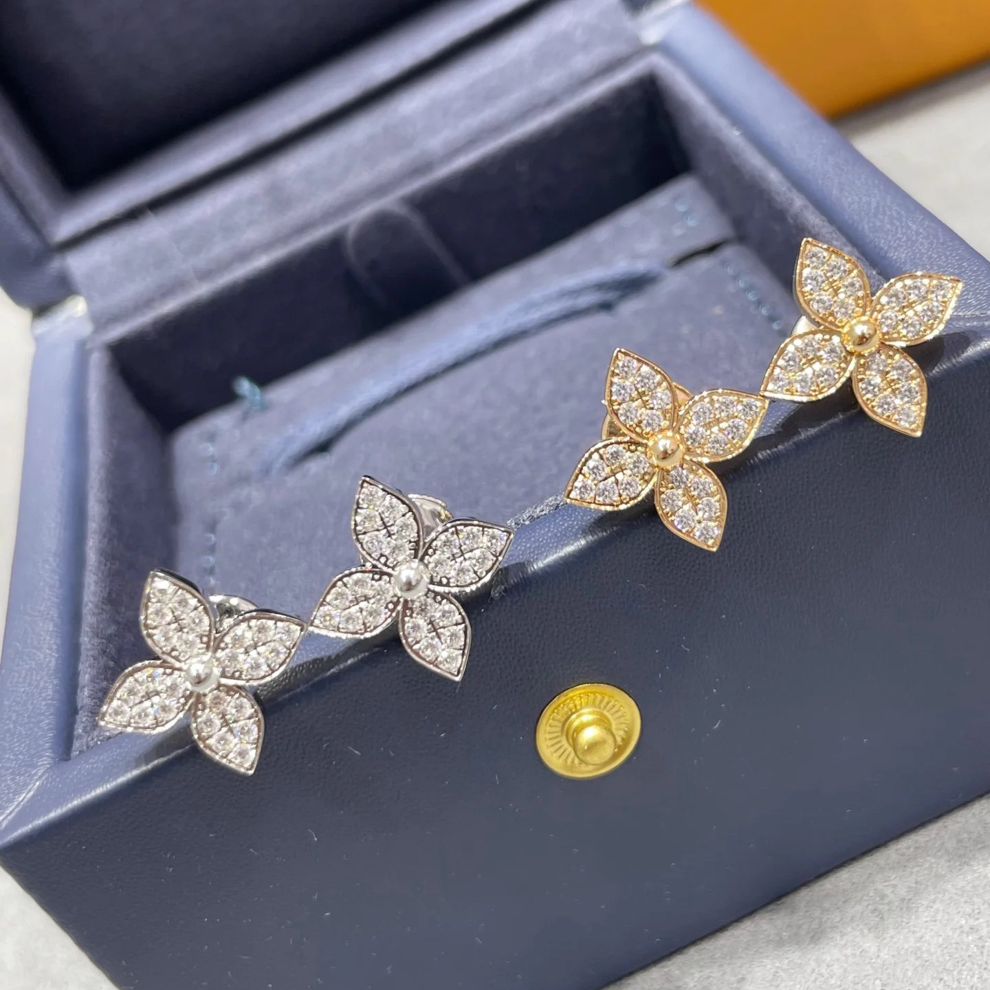 Louis Vuitton Diamond Flower Stud Earrings - Original Replica Club