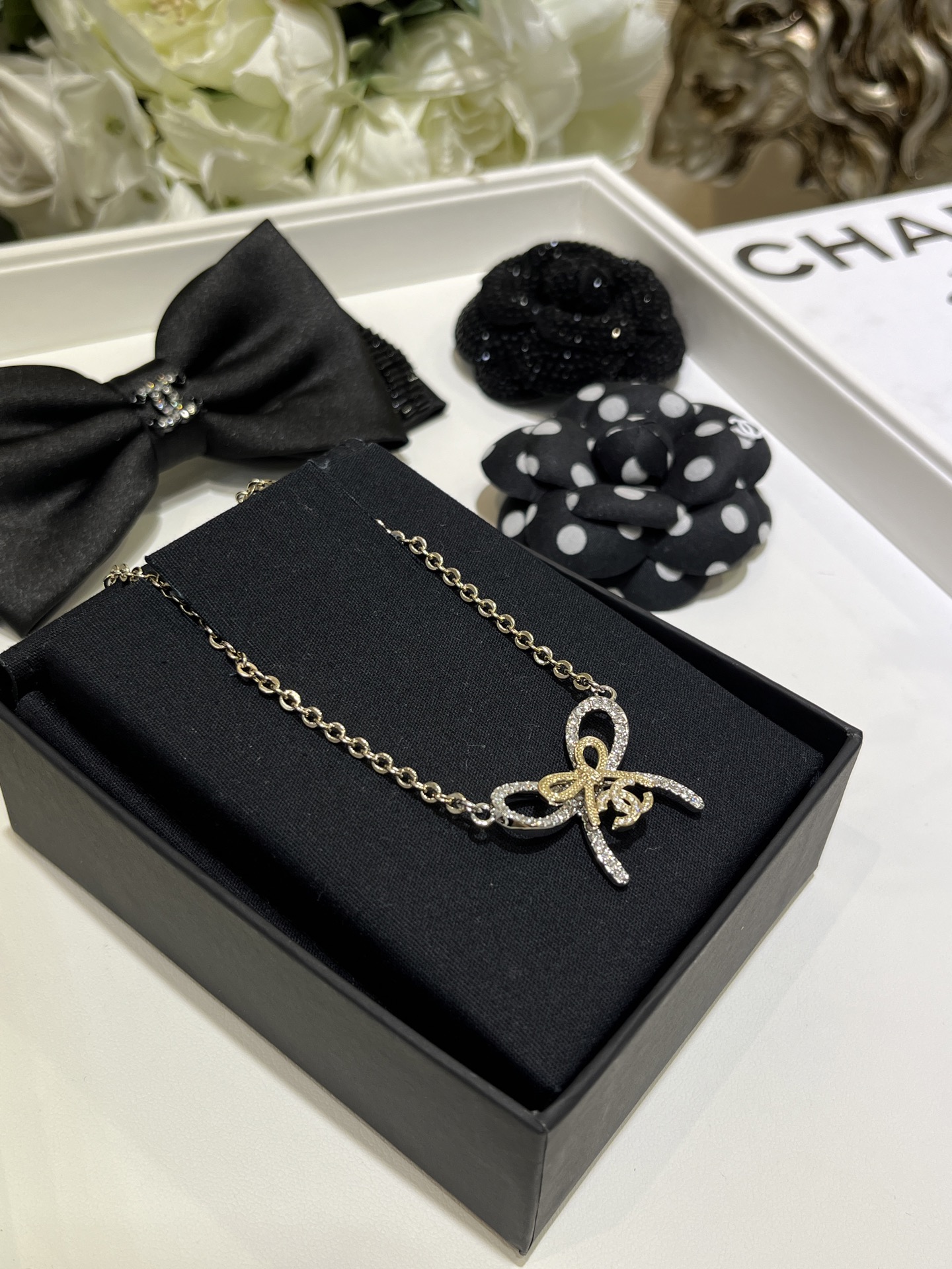 Chanel Color-blocked Full Rhinestones Bow Necklace - Original Replica Club