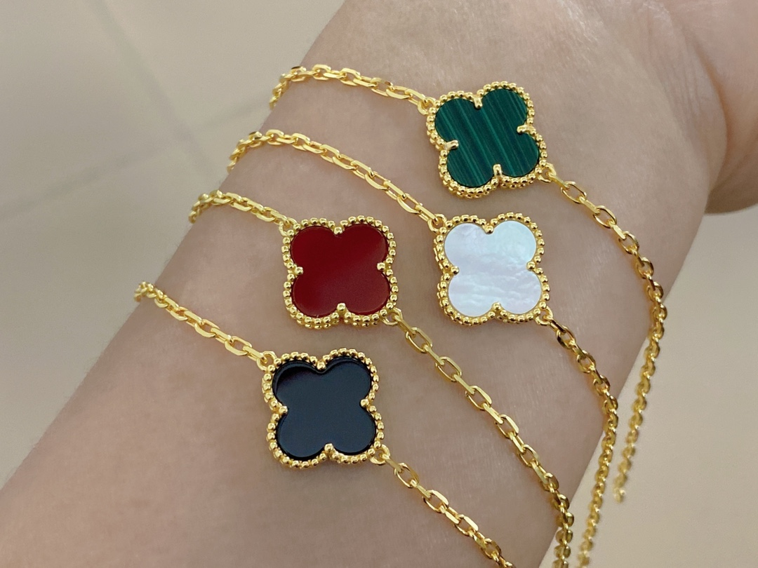 VCA VCA Sweet Alhambra Bracelets, 1 Motif - Original Replica Club
