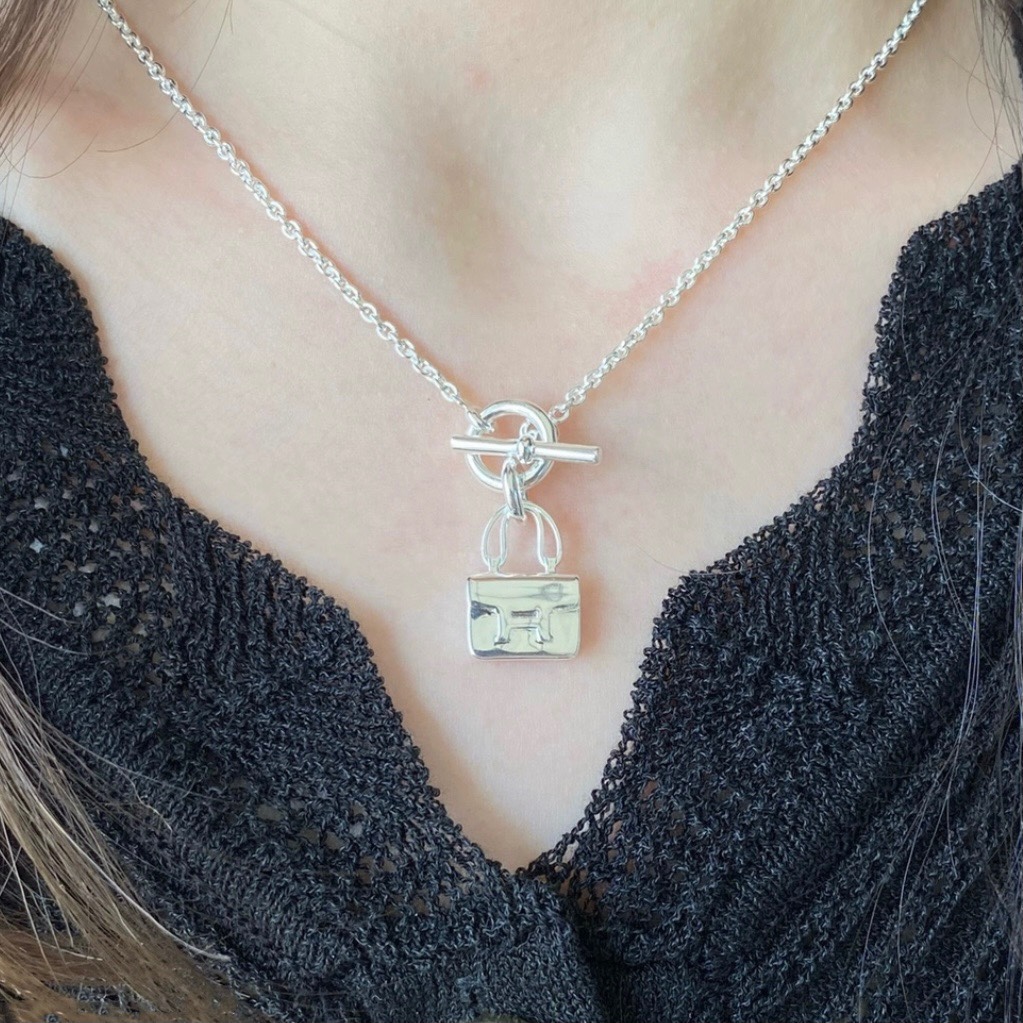 Hermes OT Clasp Plain Surface Bag Pendant Necklace - Original Replica Club
