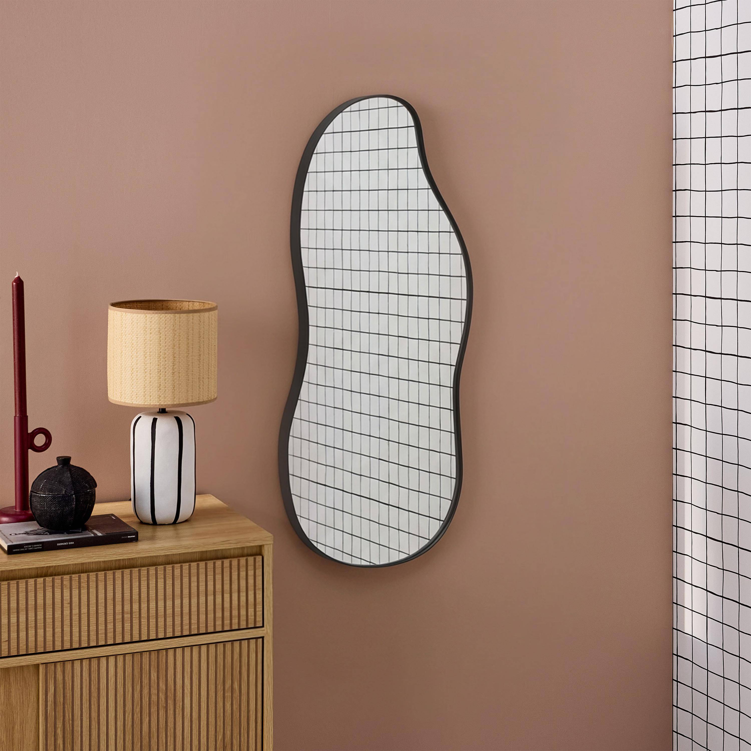 Harlow - Espejo de metal negro con forma orgánica decorativo de pared