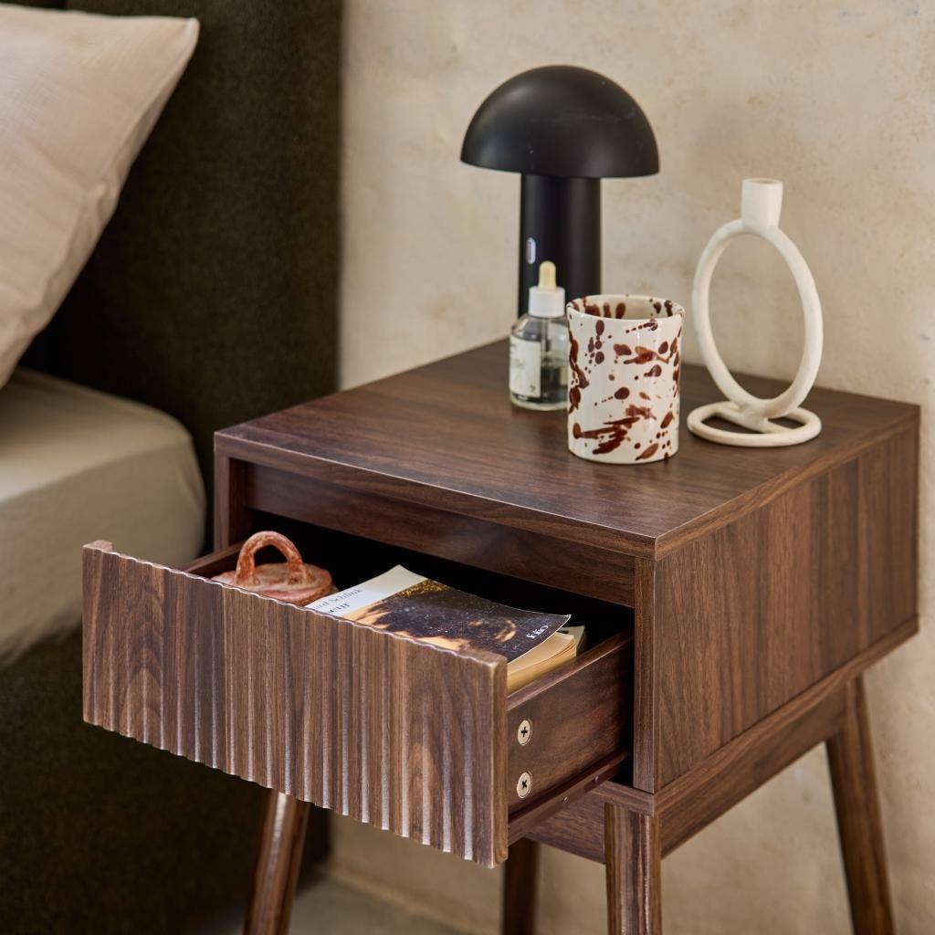 Linear - Mesita de noche  de 1 cajón con efecto madera, set de 2