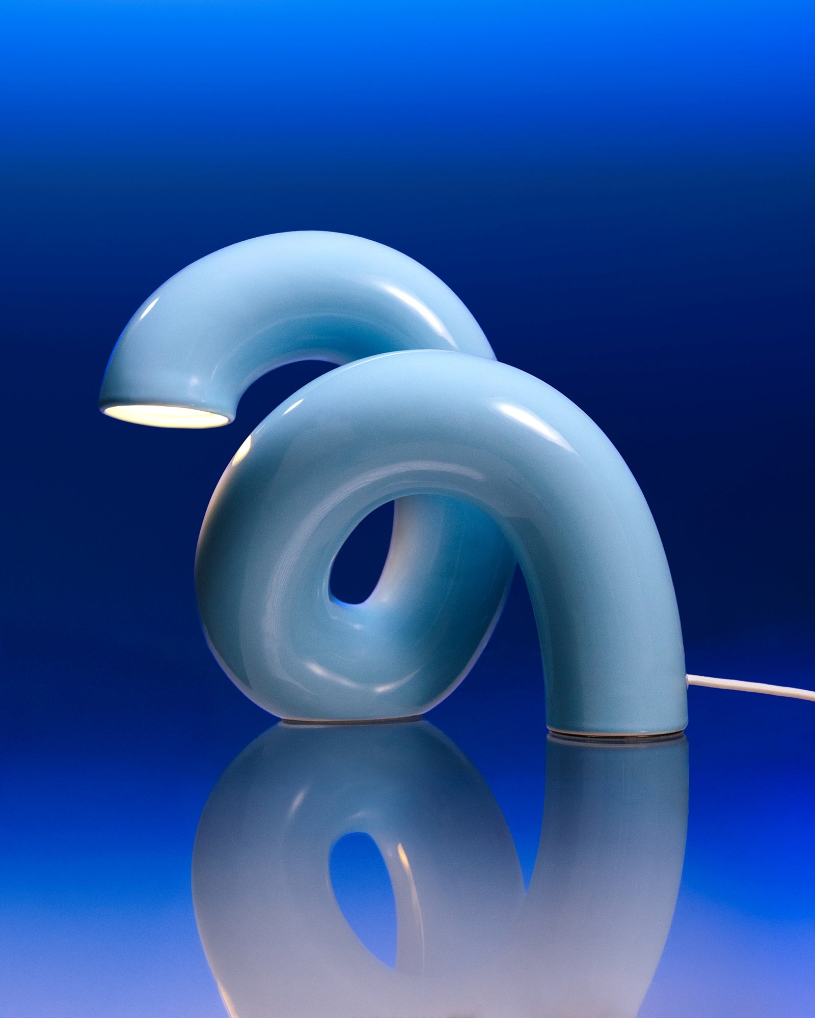 MaM x Ju Schnee Keramiklampe hellblau