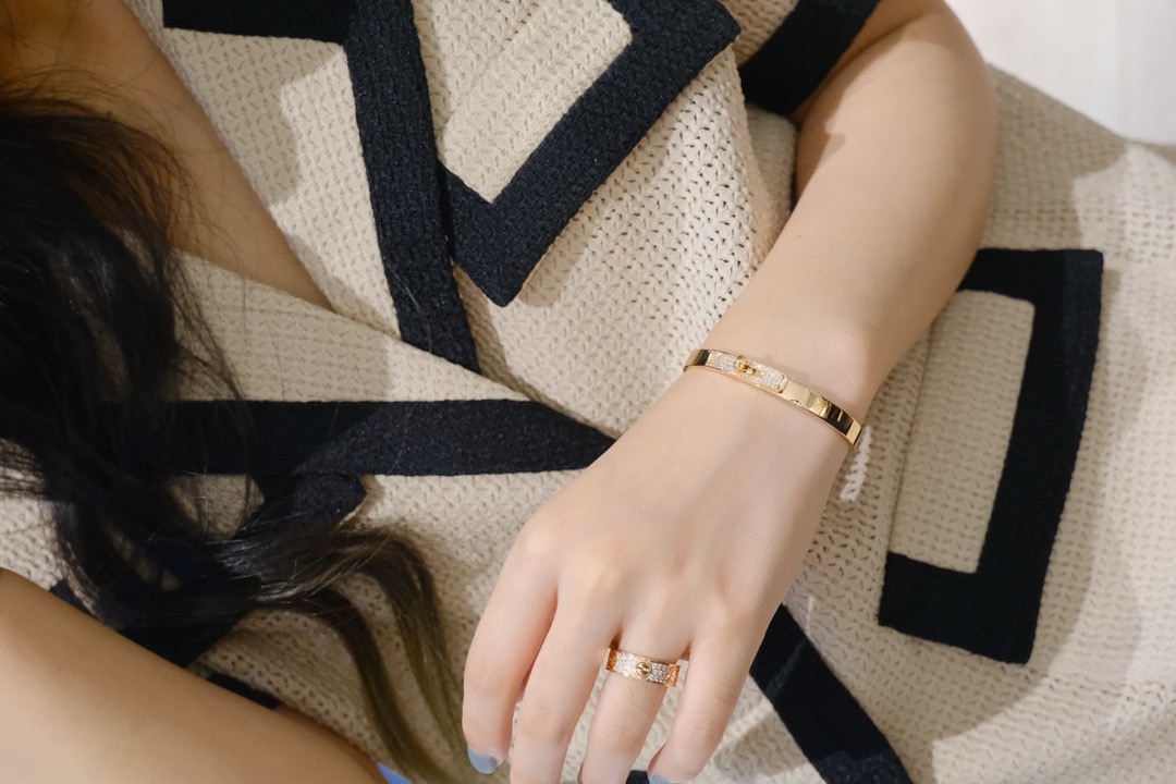 Hermes Kelly Pave Bracelet Bangle - Original Replica Club