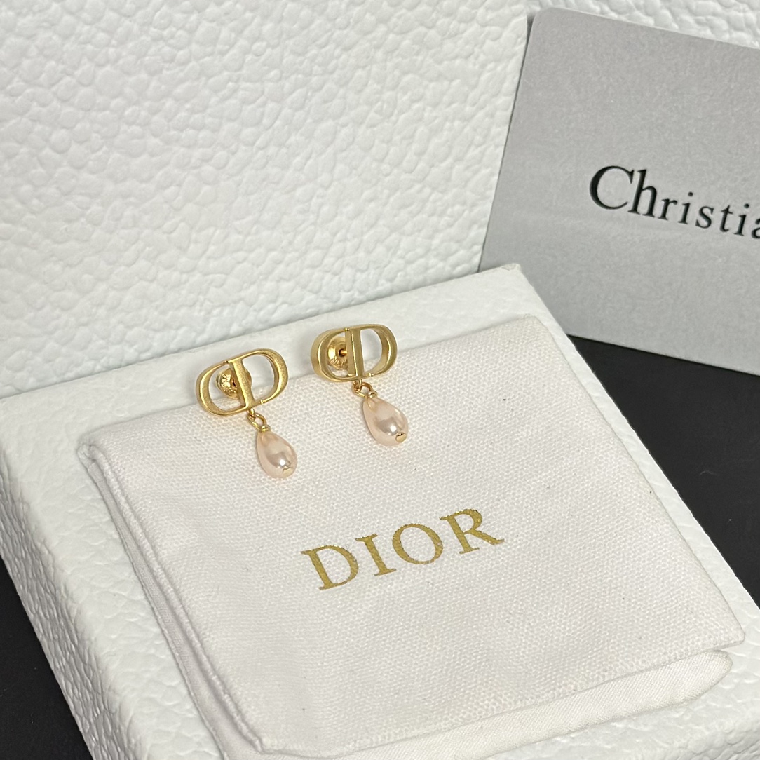 Dior Pink Teardrop Pearl Earrings - Original Replica Club