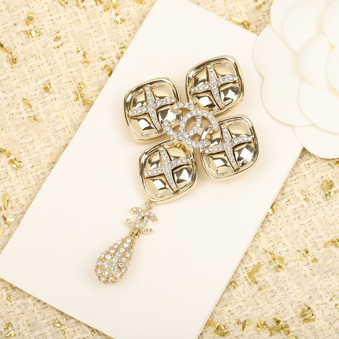 Chanel Vintage Rhomboid Teardrop Dangle Brooch - Original Replica Club