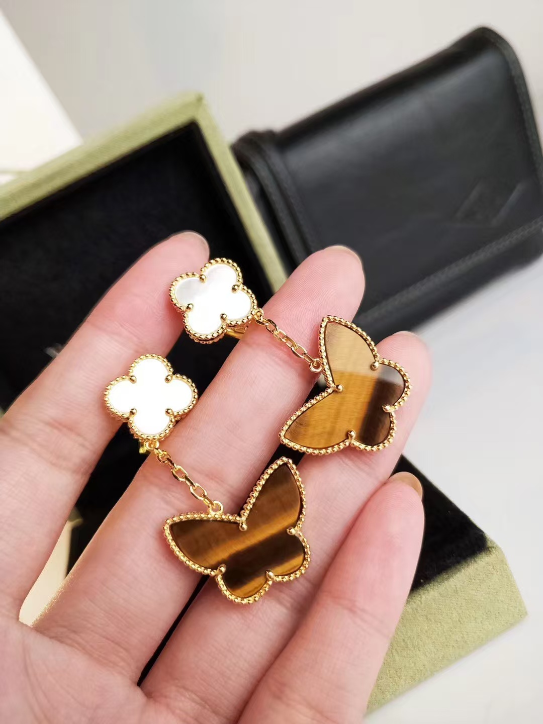 VCA Lucky Alhambra Earrings, 2 Motifs - Original Replica Club