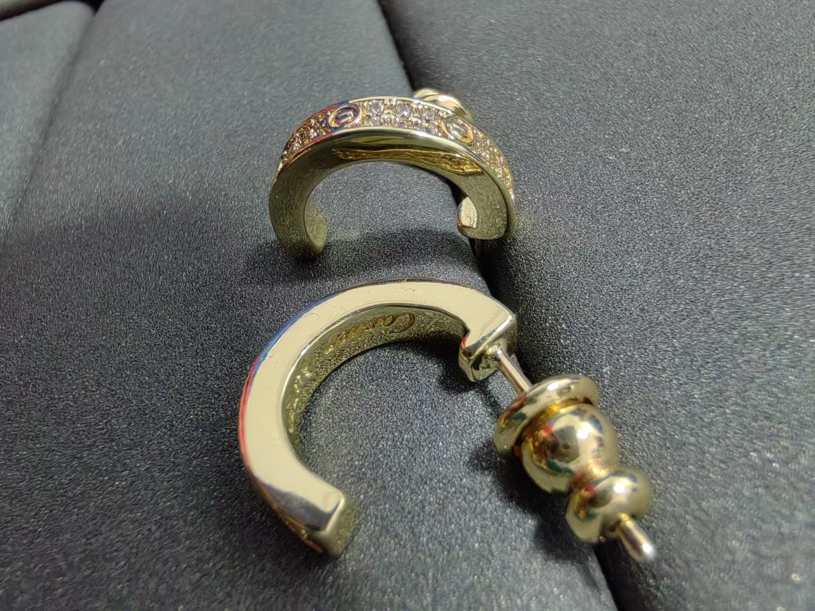 Cartier C Shape Earrings - Original Replica Club