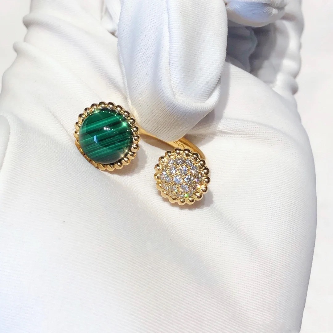 VCA Malachite Perlee Couleurs Between the Finger Ring - Original Replica Club