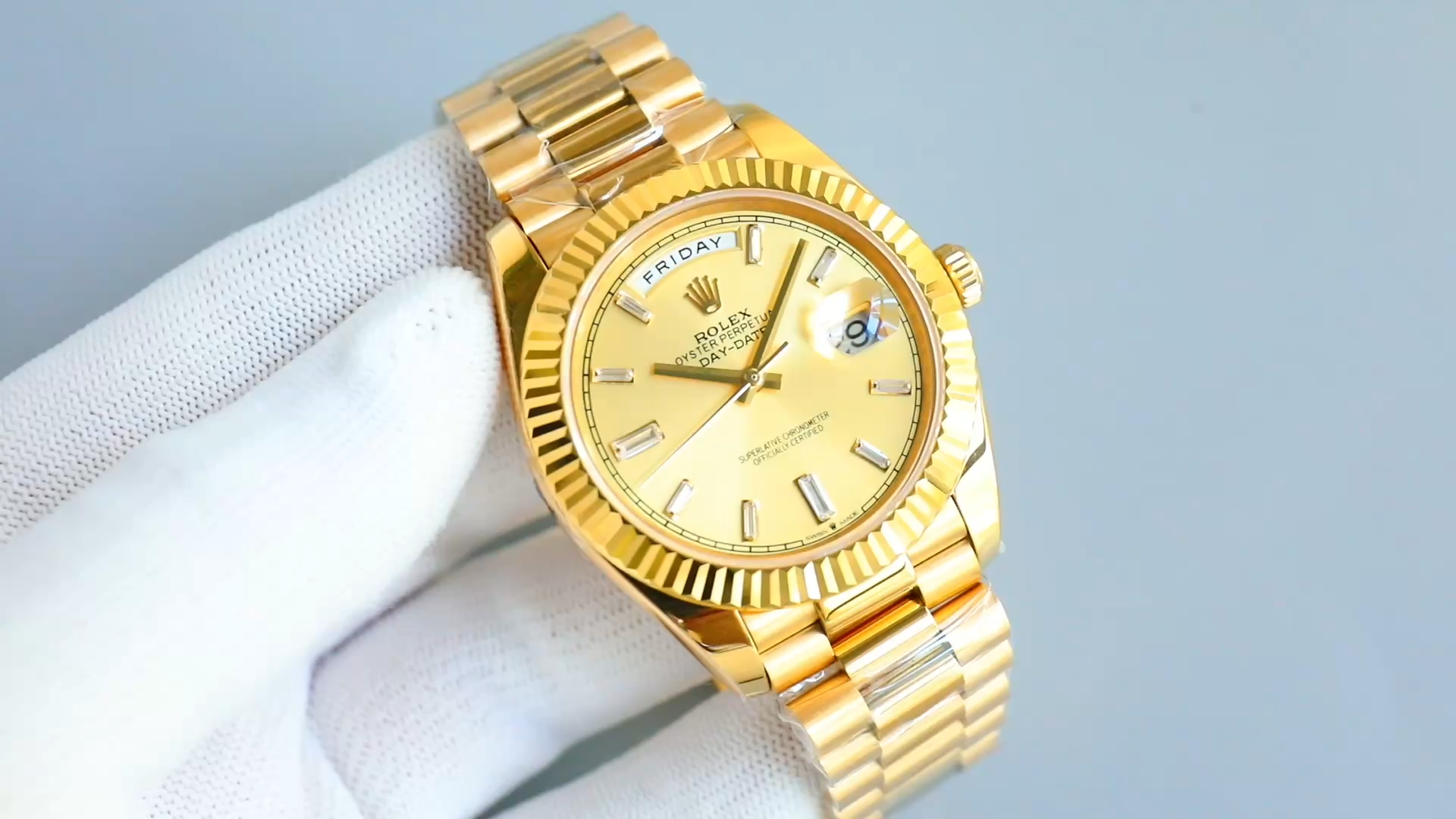 Rolex Day-Date 228238 Champagne Diamond Dial Fluted Bezel 40mm Mens Replica Watch