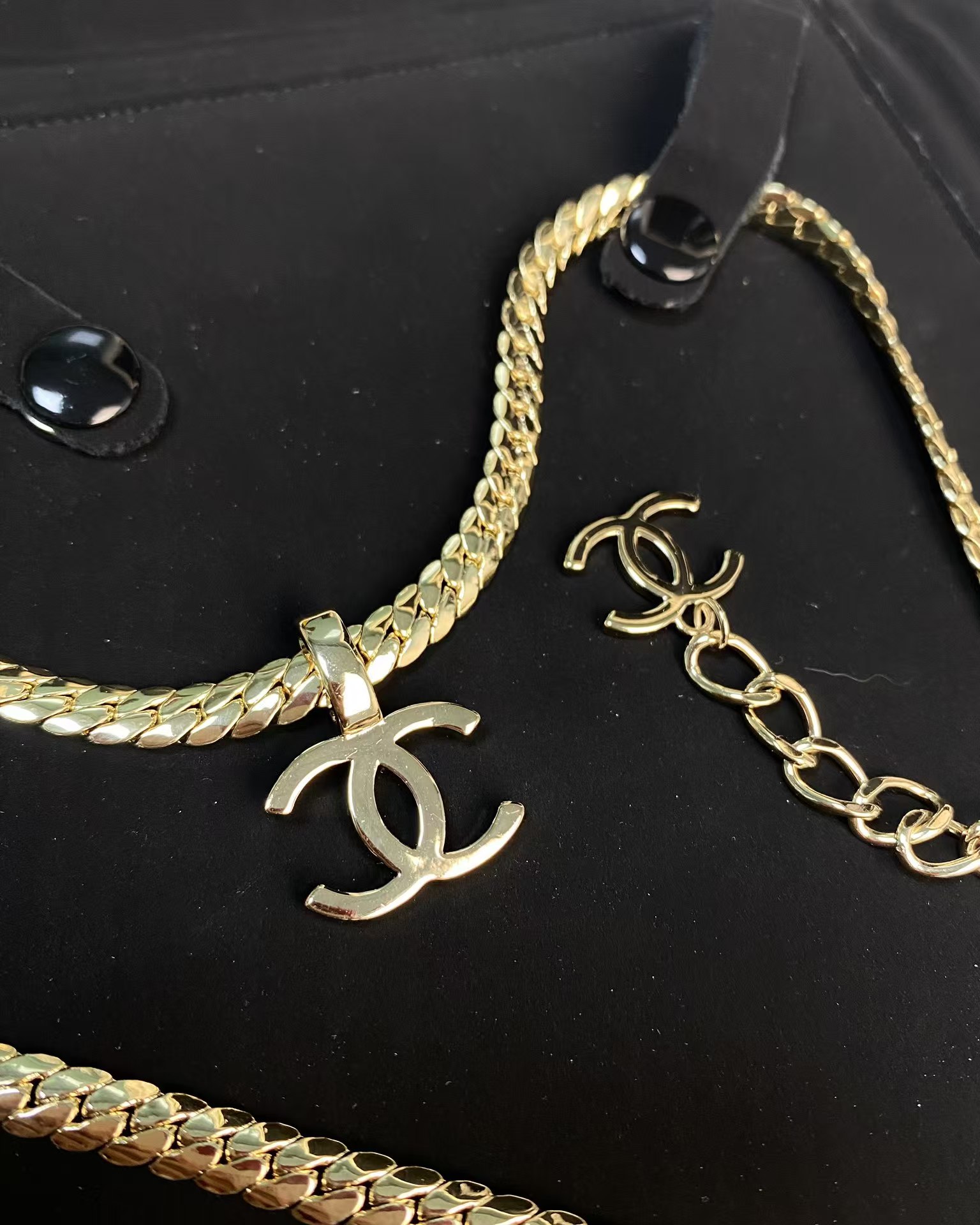 Chanel Chunky Flat Cuban Chain Necklace - Original Replica Club