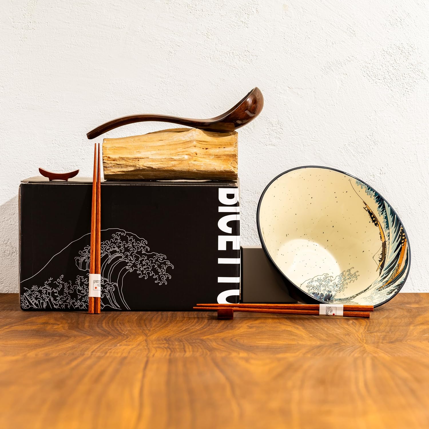 BICETTO Japanese Ramen Bowl Set with Great Wave Design - 60oz Large Ceramic Bowls, Spoons, Chopsticks for Ramen, Pho, Salad, Poke - Premium Gift for Ramen Lovers - Microwave & Dishwasher Safe