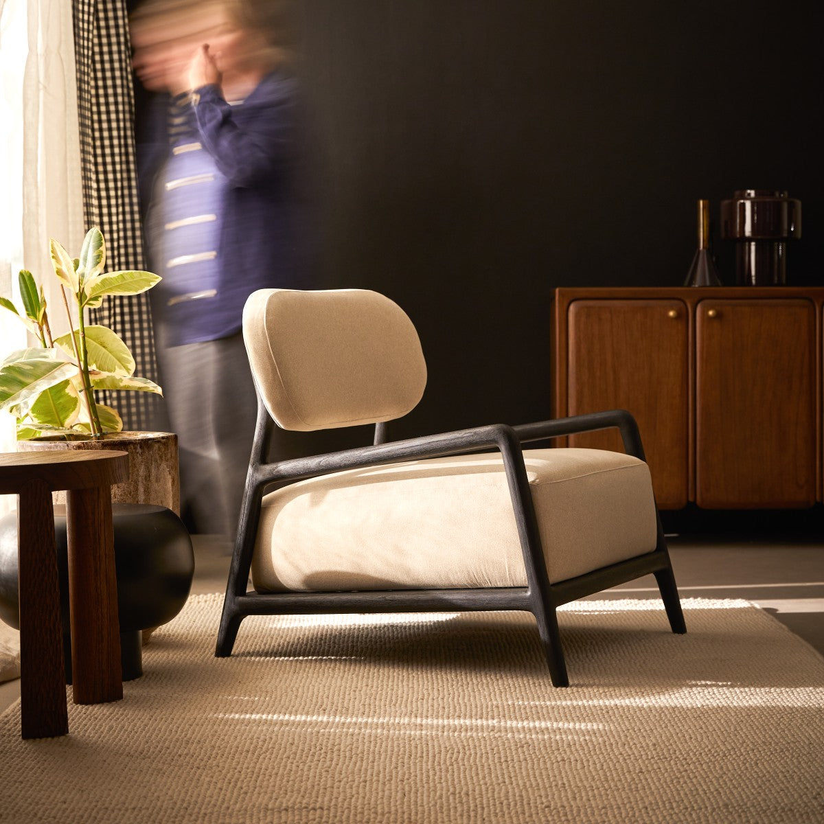 Tikamoon - Fauteuil van zwart mindihout Romane