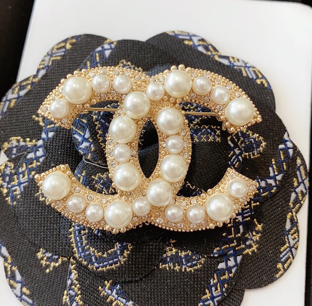 Chanel Vintage Light Gold Pearl CC Brooch - Original Replica Club