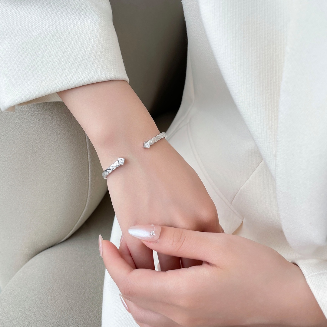 Chanel Coco Crush Cuff Bracelet Bangle - Original Replica Club