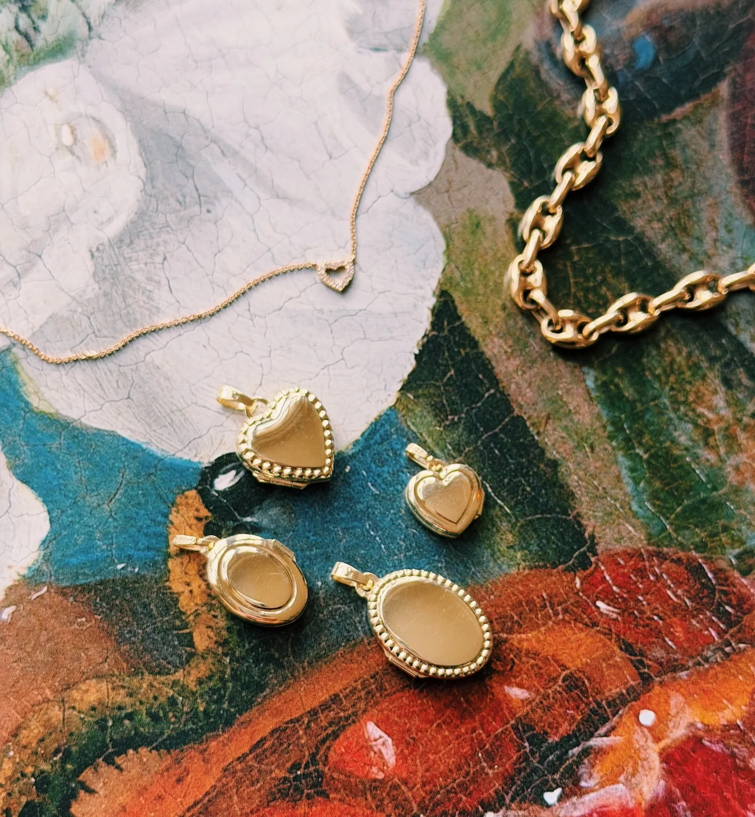 Beaded Edge Oval Locket 14K