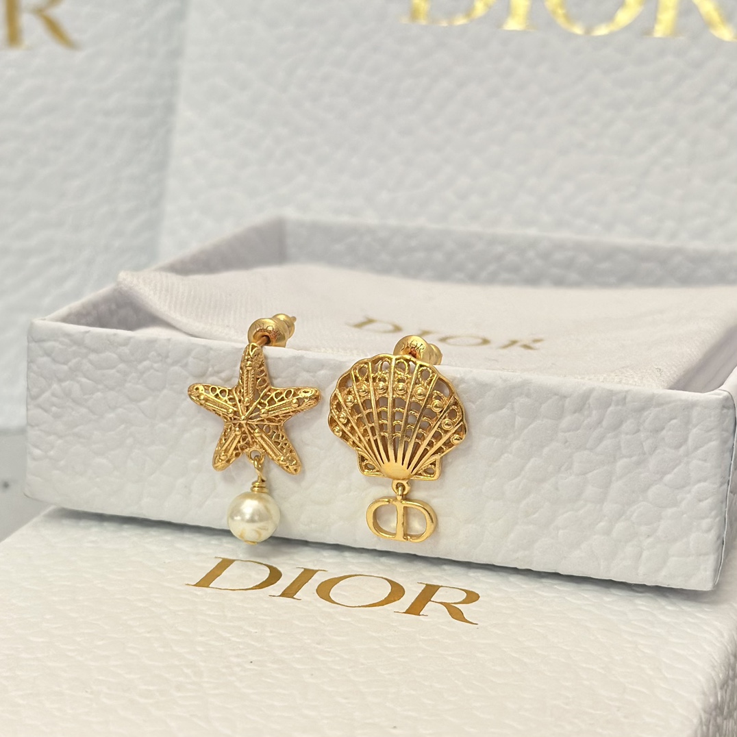 Dior Asymmetric Starfish and Shell Pearl Earrings - Original Replica Club