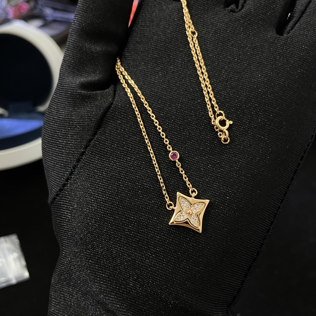 Louis Vuitton Dainty Diamond Sun Pendant Necklace in Rose Gold Color - Original Replica Club