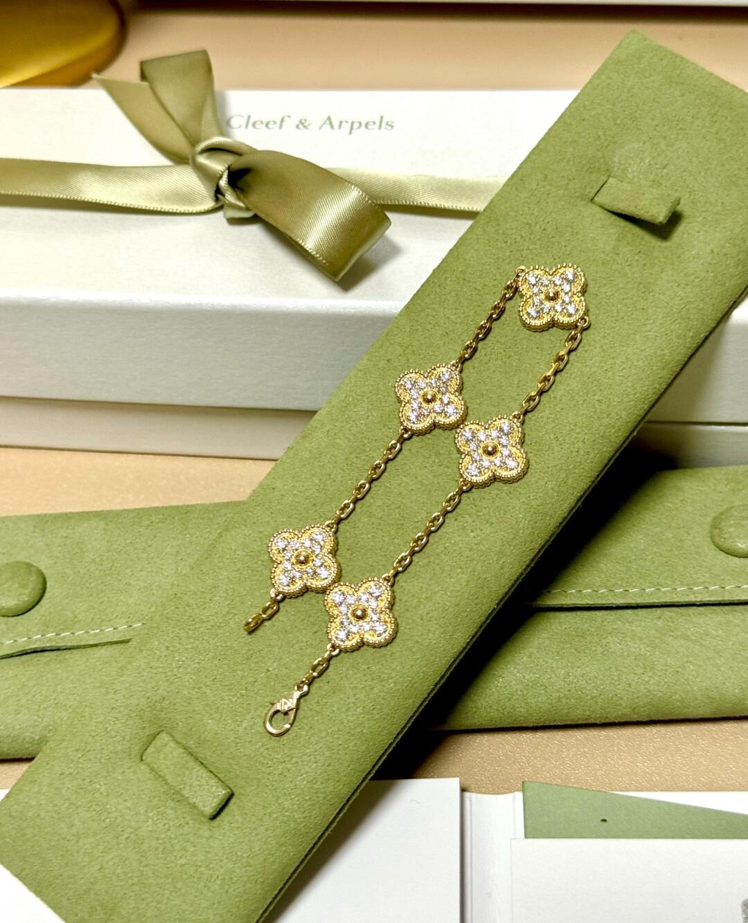 VCA Vintage Alhambra Bracelet in Gold-tone with Paved,5 Motifs - Original Replica Club