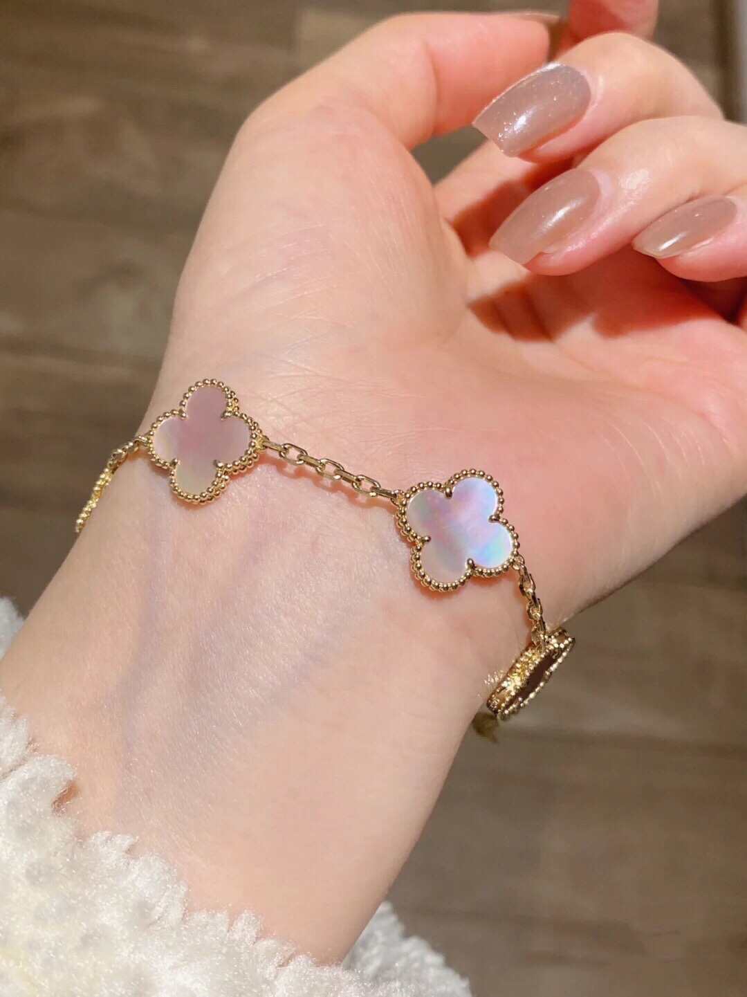 VCA Pink Mother of Pearl Vintage Alhambra Bracelet 5 Motifs - Original Replica Club