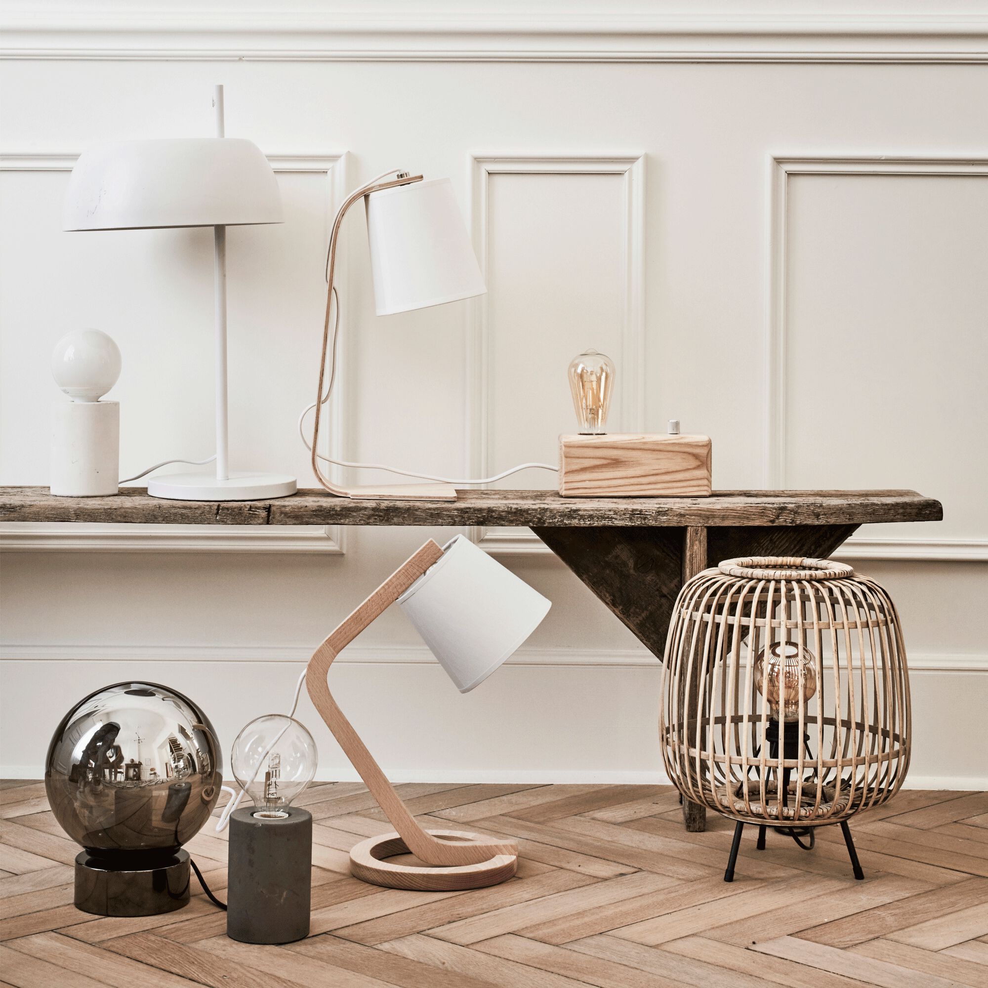 ELLICA - Lampe à poser en bois et coton H43cm E14