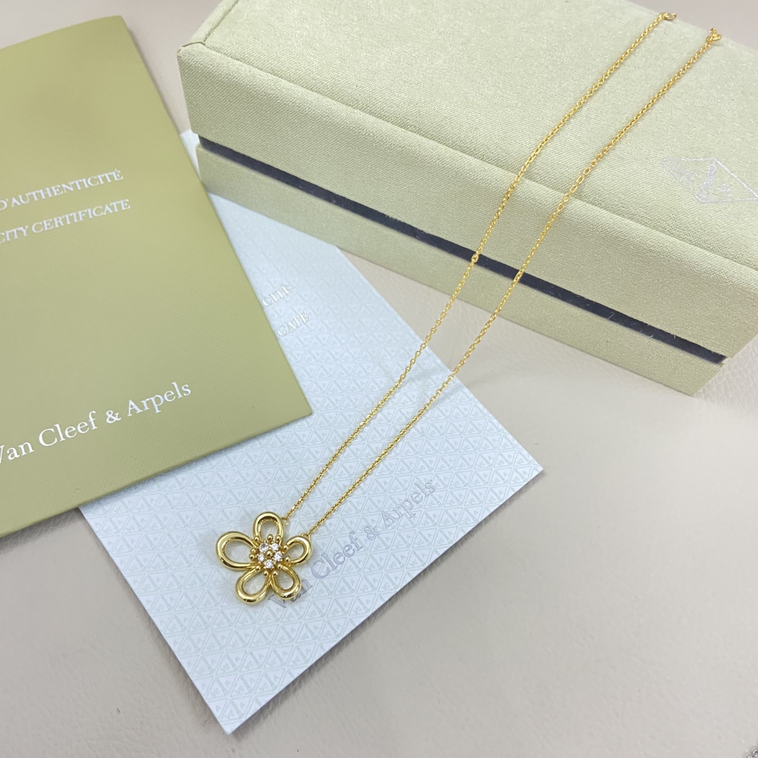 VCA Flowerlace Pendant Necklace - Original Replica Club