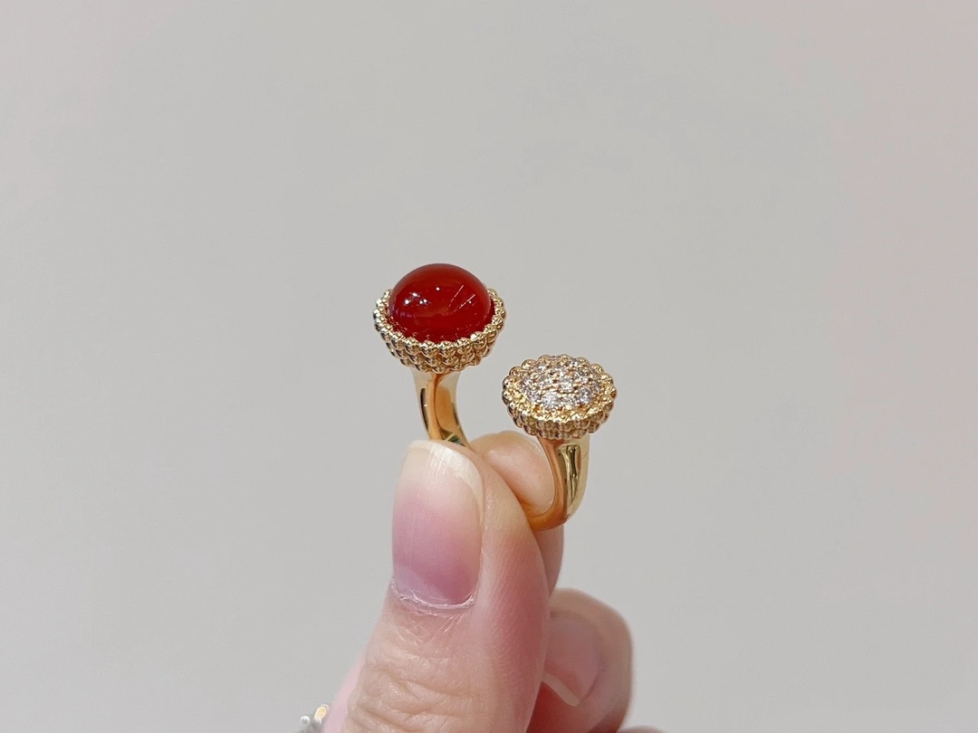 VCA Perlee Couleurs Between the Finger Ring - Original Replica Club