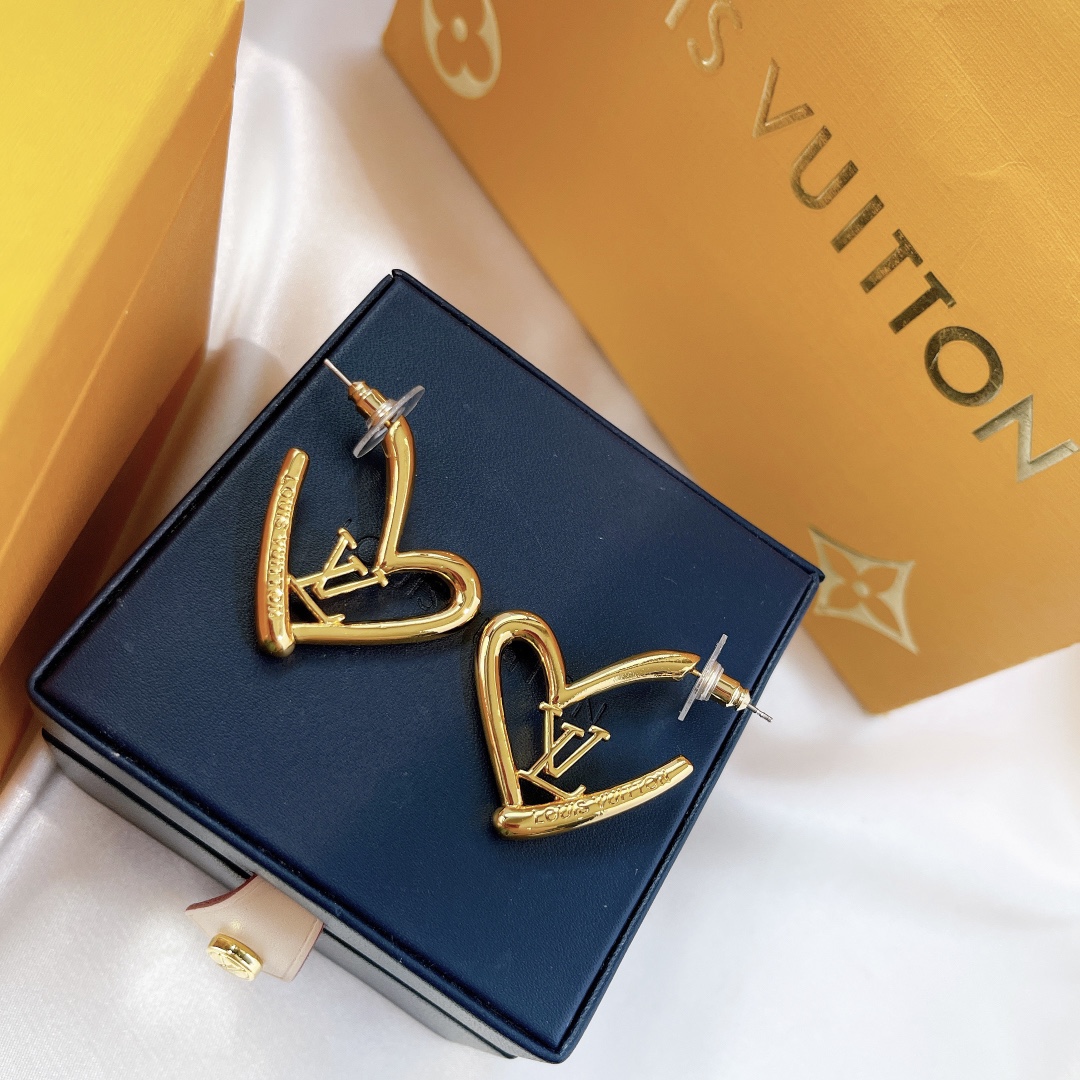 Louis Vuitton Love Heart Stud Earrings - Original Replica Club