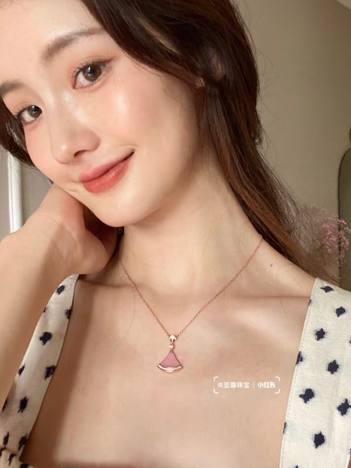 Bvlgari Divas' Dream Necklace - Pink - Original Replica Club