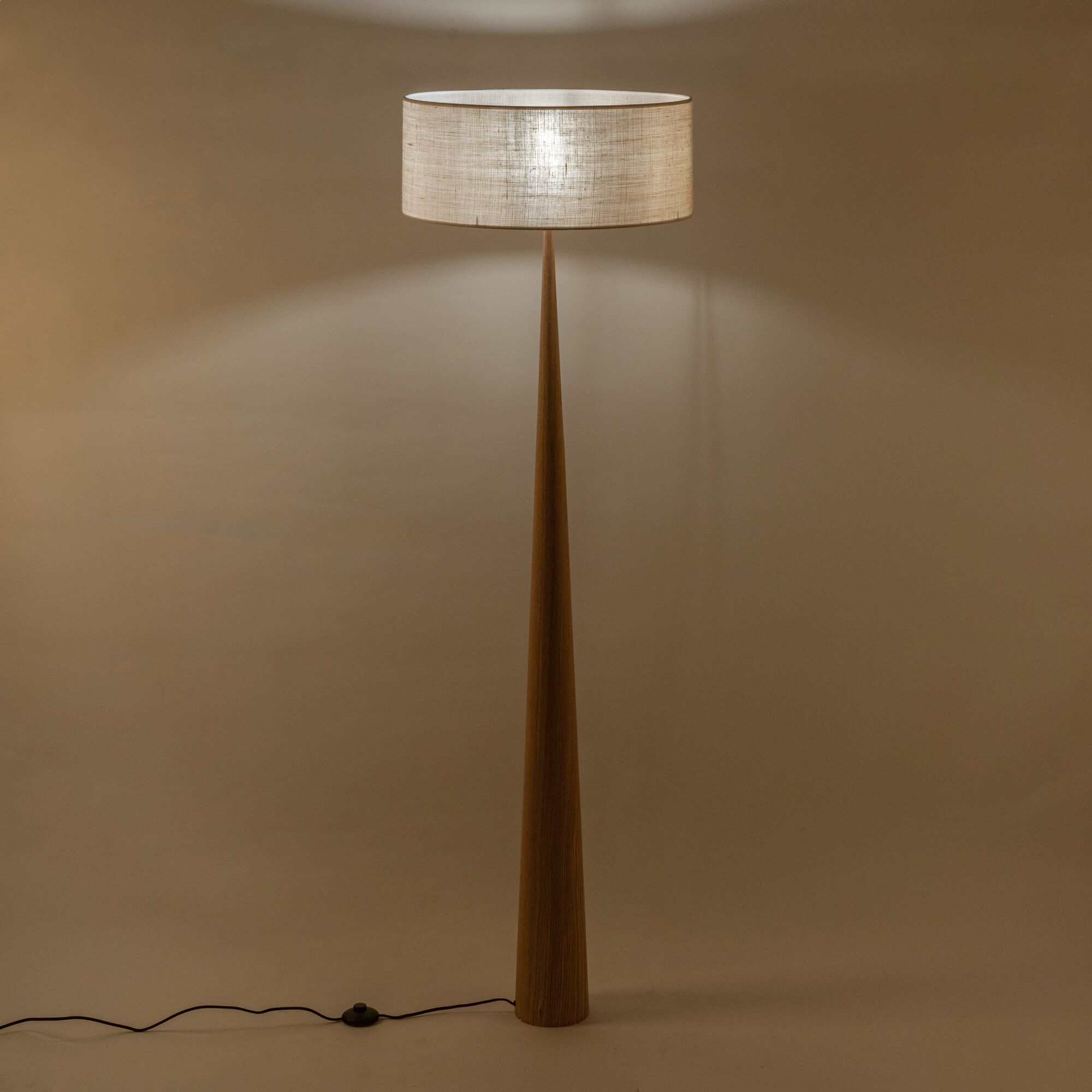 KONE - Lampadaire en métal effet bois clair et coton - blanc écru D50cm