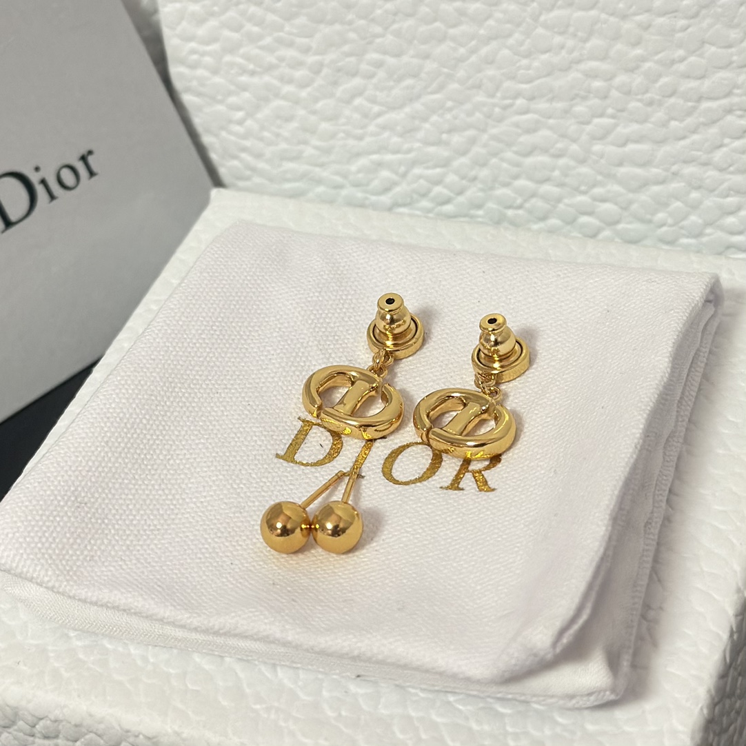 Dior CD Letter Stud Earrings - Original Replica Club