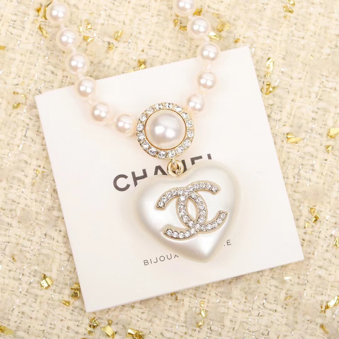 Chanel Princess Style Heart Pendant Pearl Necklace - Original Replica Club