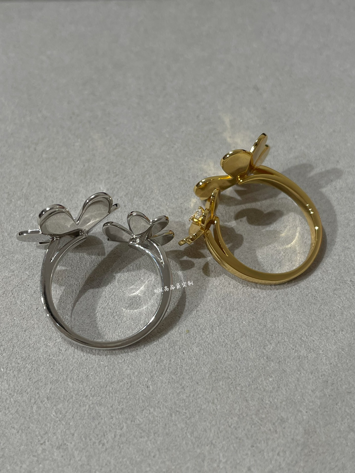 VCA 2 Flowers Frivole Between the Finger Ring - Original Replica Club