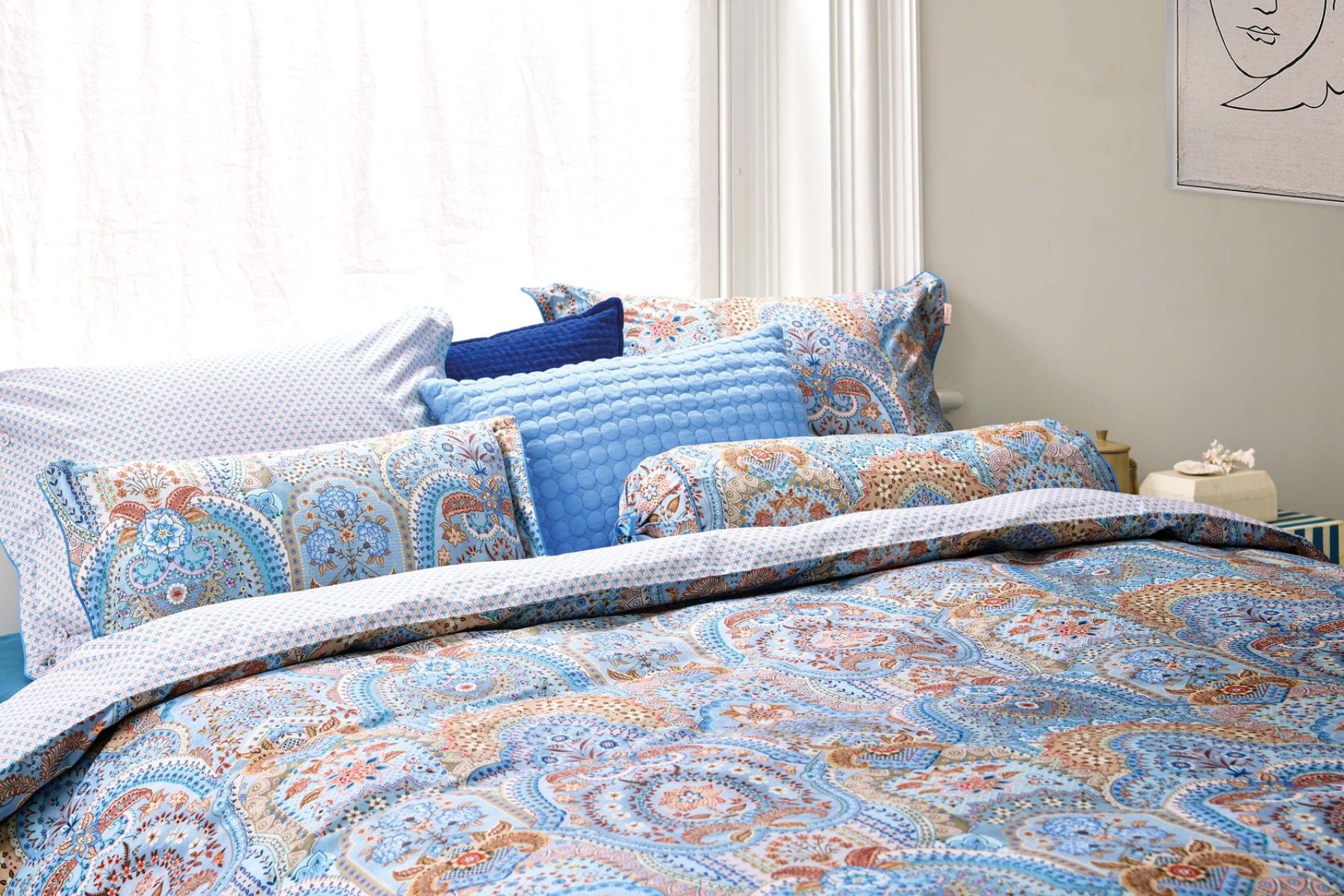 Cushion Fill in the dots Blue