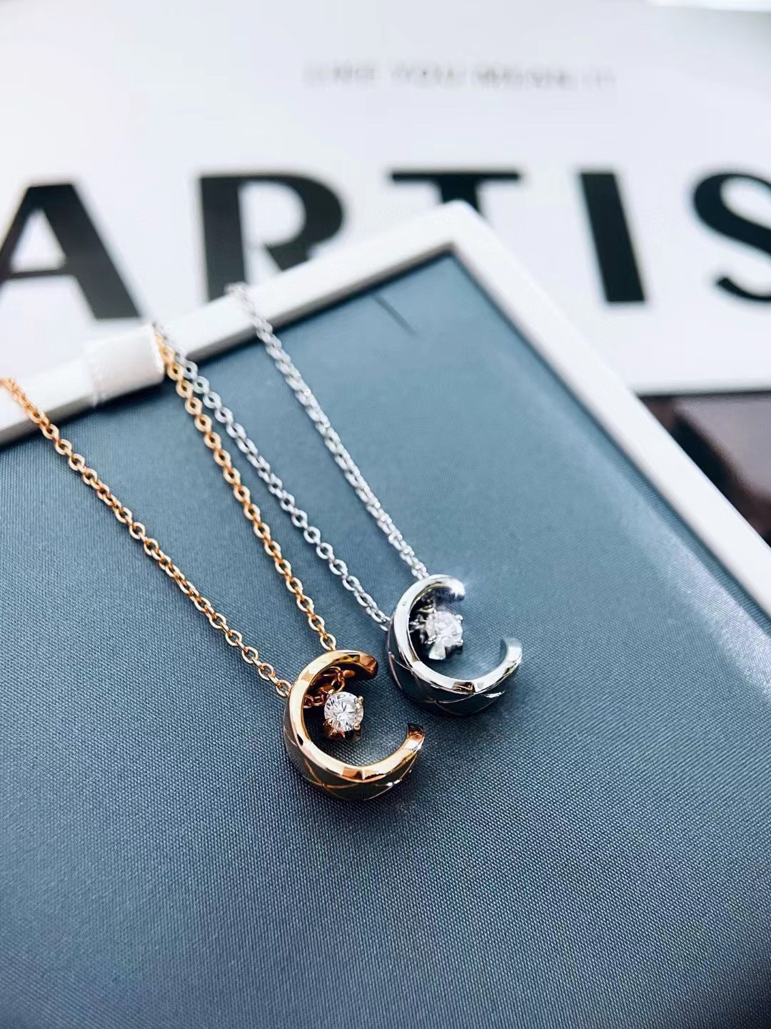 Chanel Coco Crush Moon Star Necklace Minimalistic - Original Replica Club