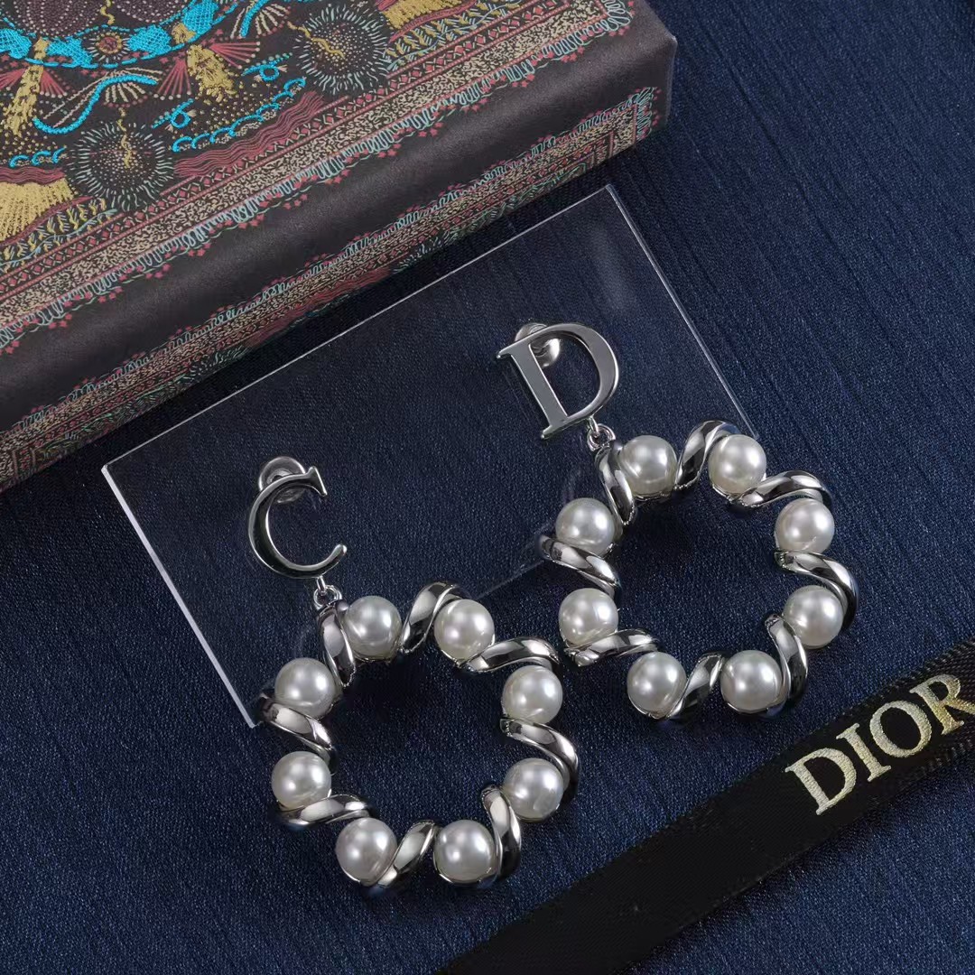 Dior Asymmetric CD Twisted Pearl Earrings - Original Replica Club