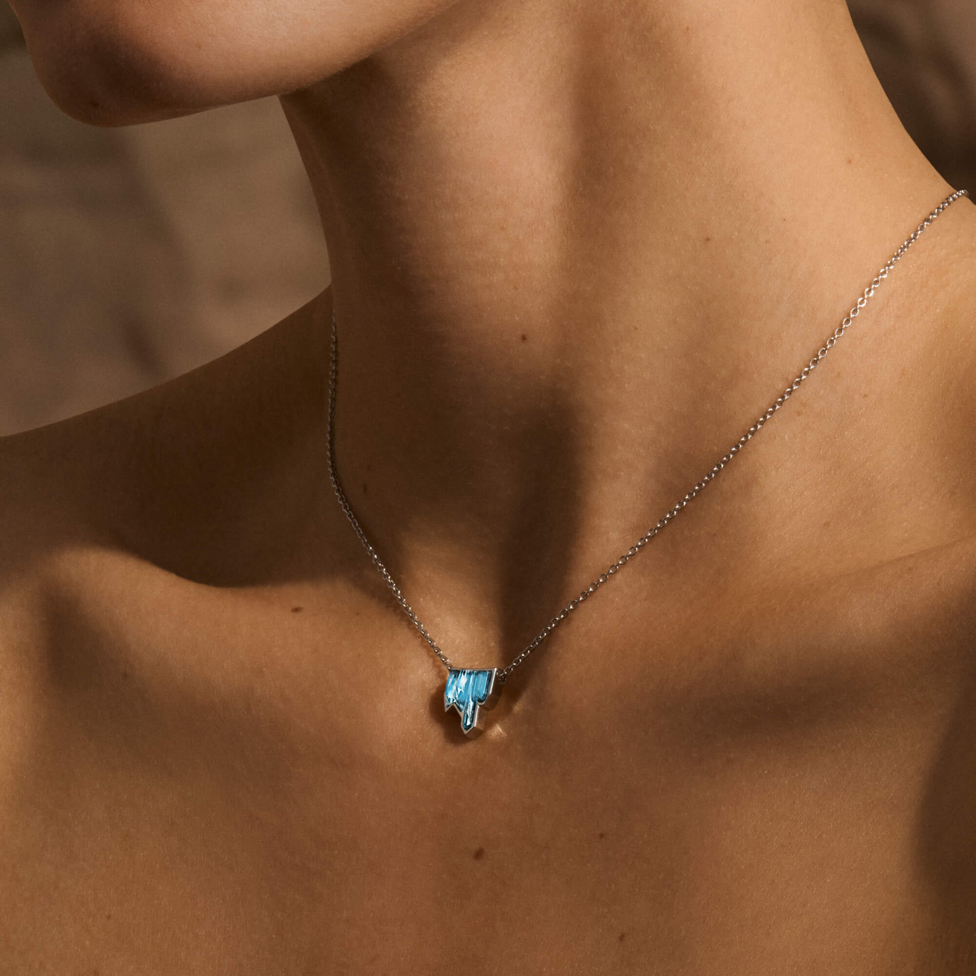 COLLIER TERRAMINERAL - CRISTAL BLEU PERSÉPOLIS, ARGENT