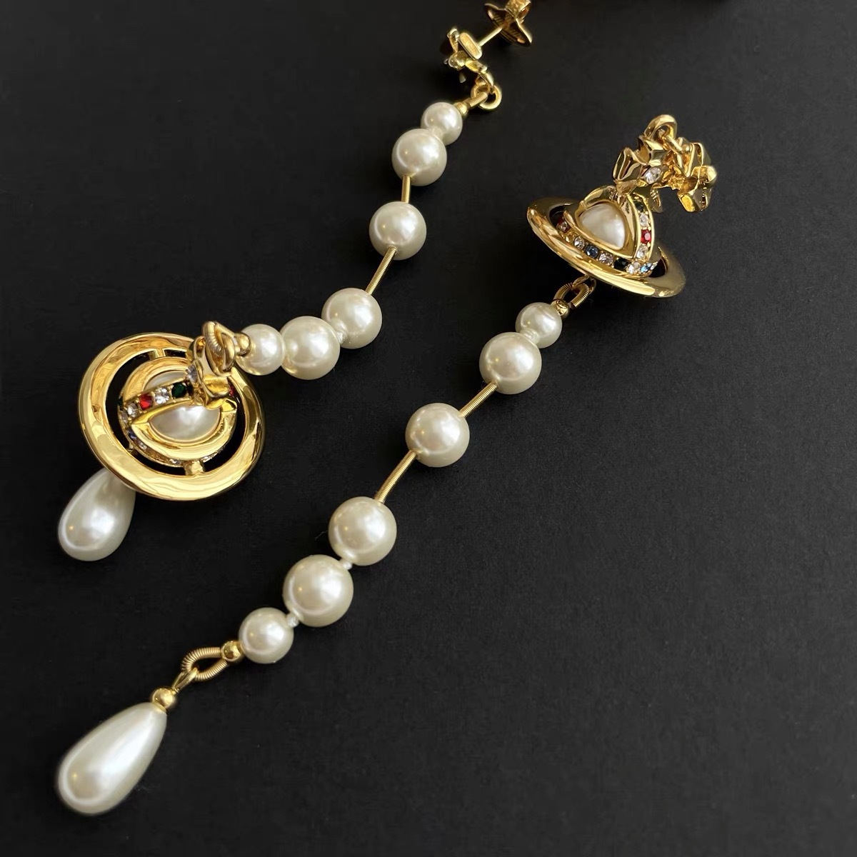 Vivienne Westwood Asymmetric Tassel Pearl Saturn Earrings - Original Replica Club