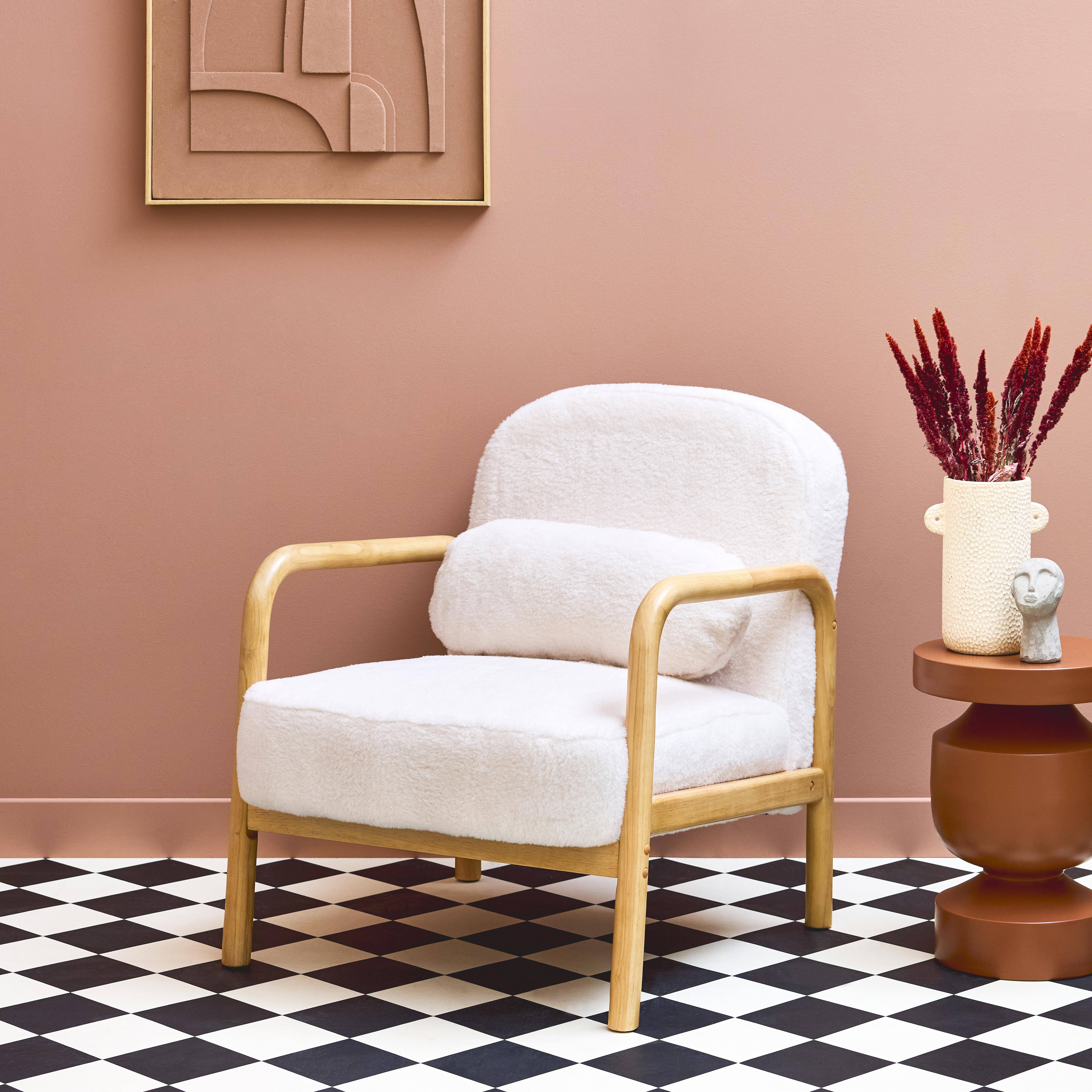 Amelie pelo sintético - Sillón redondo escandinavo de madera de hevea y tela efecto pelo sintético