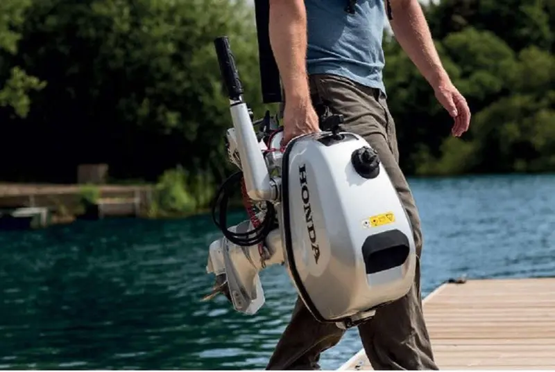 Honda Marine 5HP Outboard Motor With Tiller Handle, 20 in Shaft - BF5DHLHNA - Image 4 Honda Marine 5HP Outboard Motor With Tiller Handle, 20 in Shaft - BF5DHLHNA - Image 4