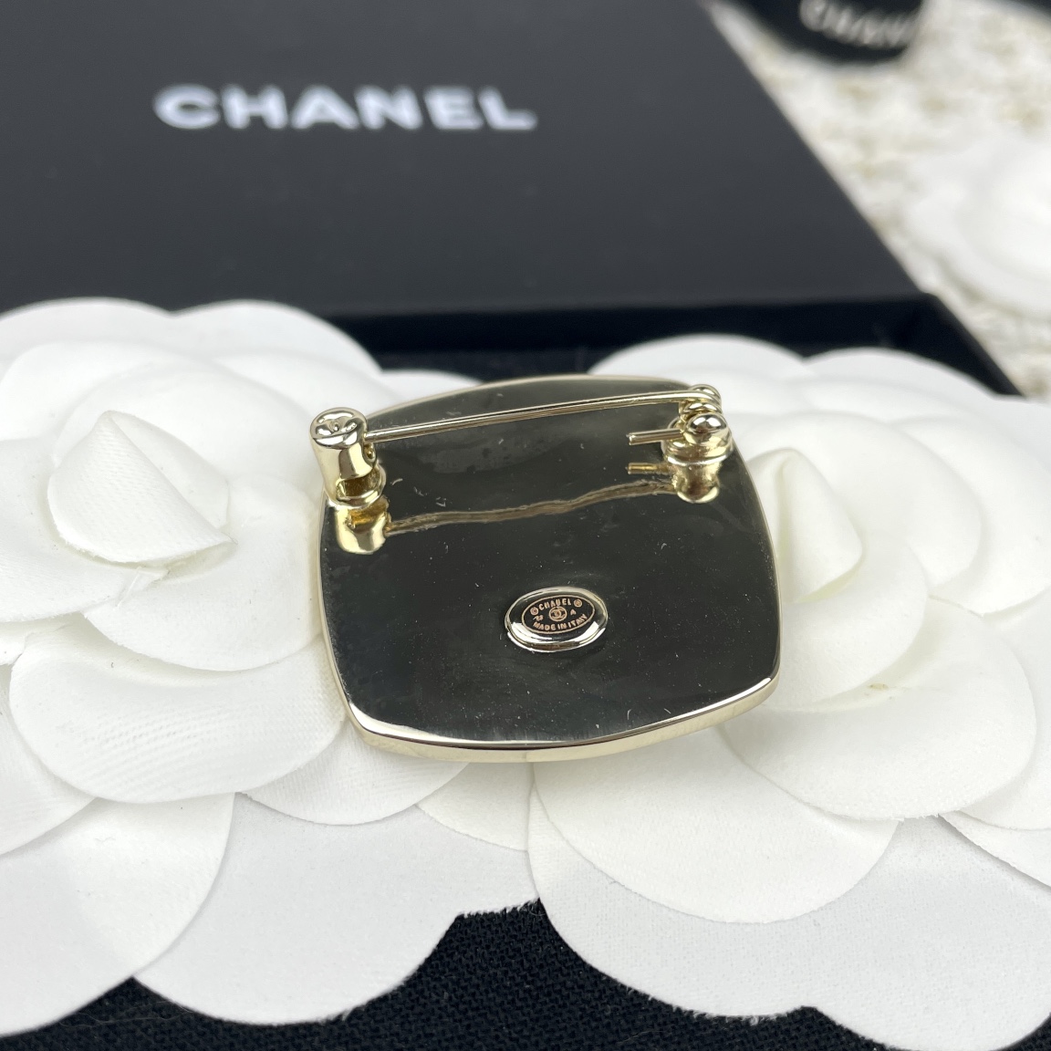 Chanel Eyeshadow Palette Brooch - Original Replica Club