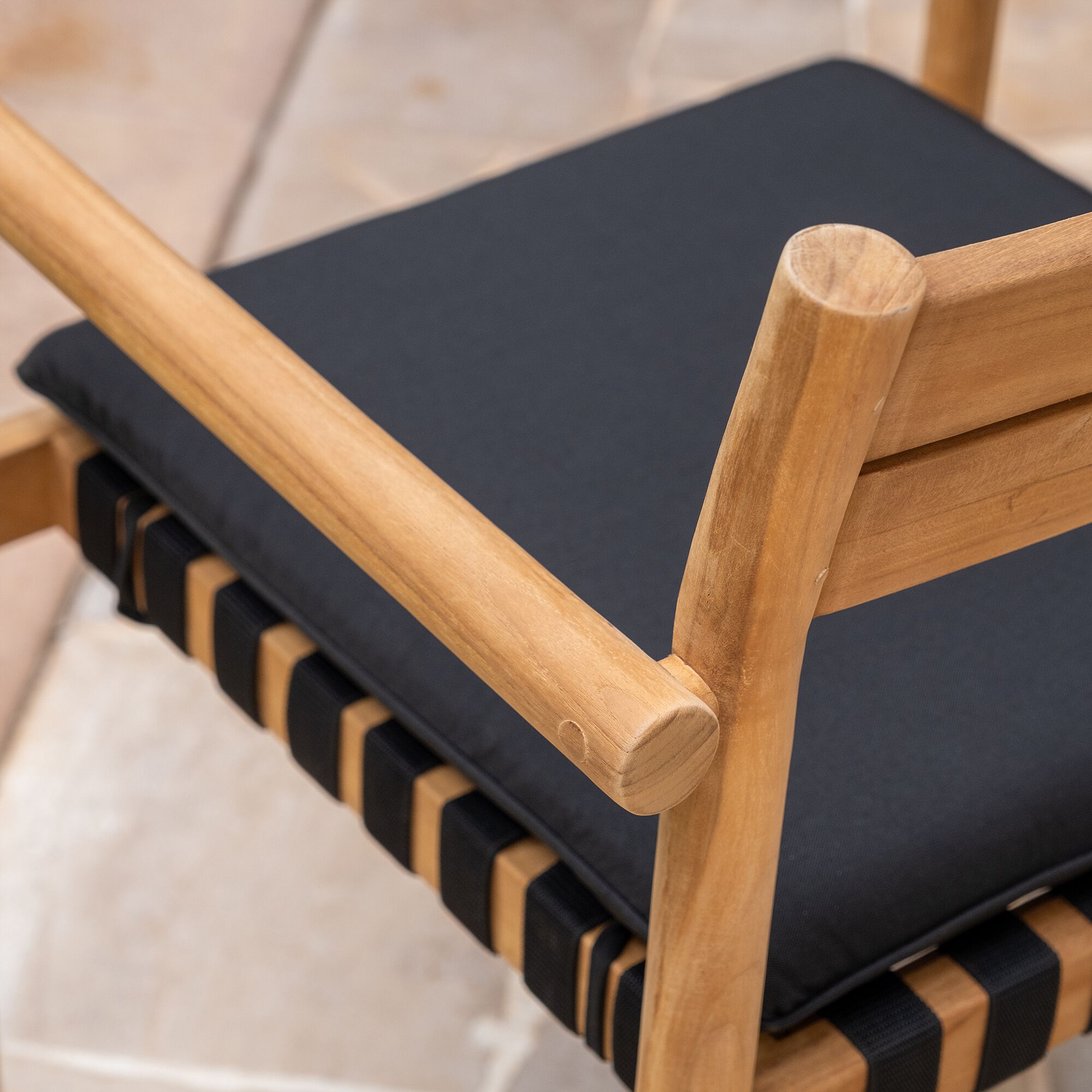 LIMYA - Fauteuil de jardin à sangles en teck - bois clair