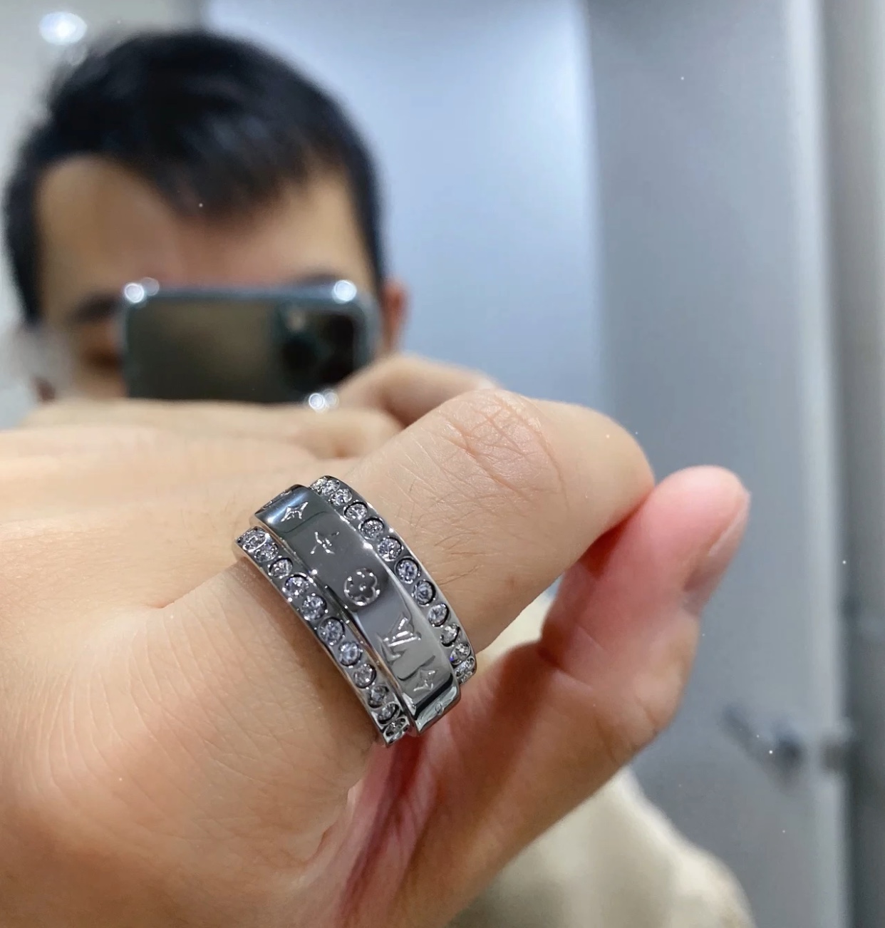 Louis Vuitton Diamond Wrap Wide Monogram Ring - Original Replica Club