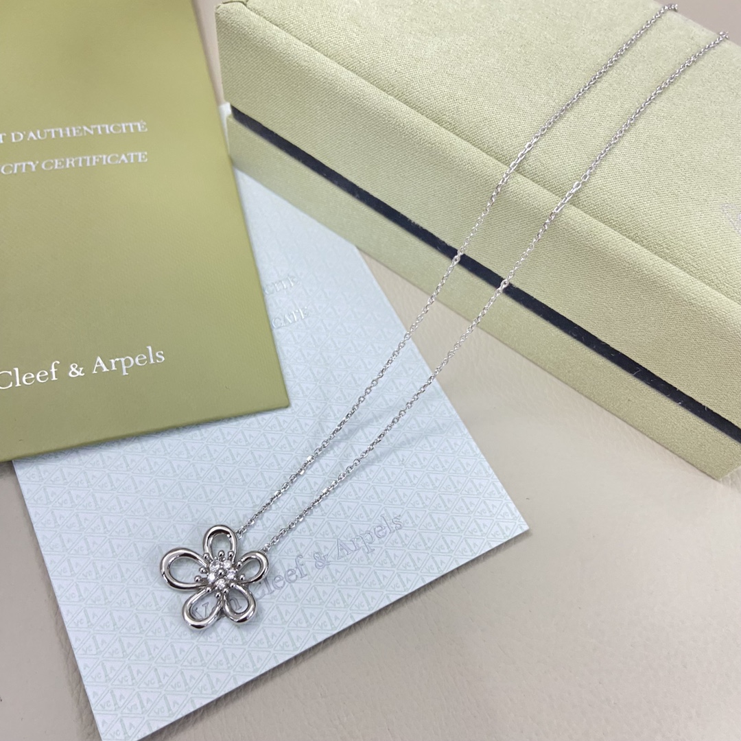 VCA Flowerlace Pendant Necklace - Original Replica Club