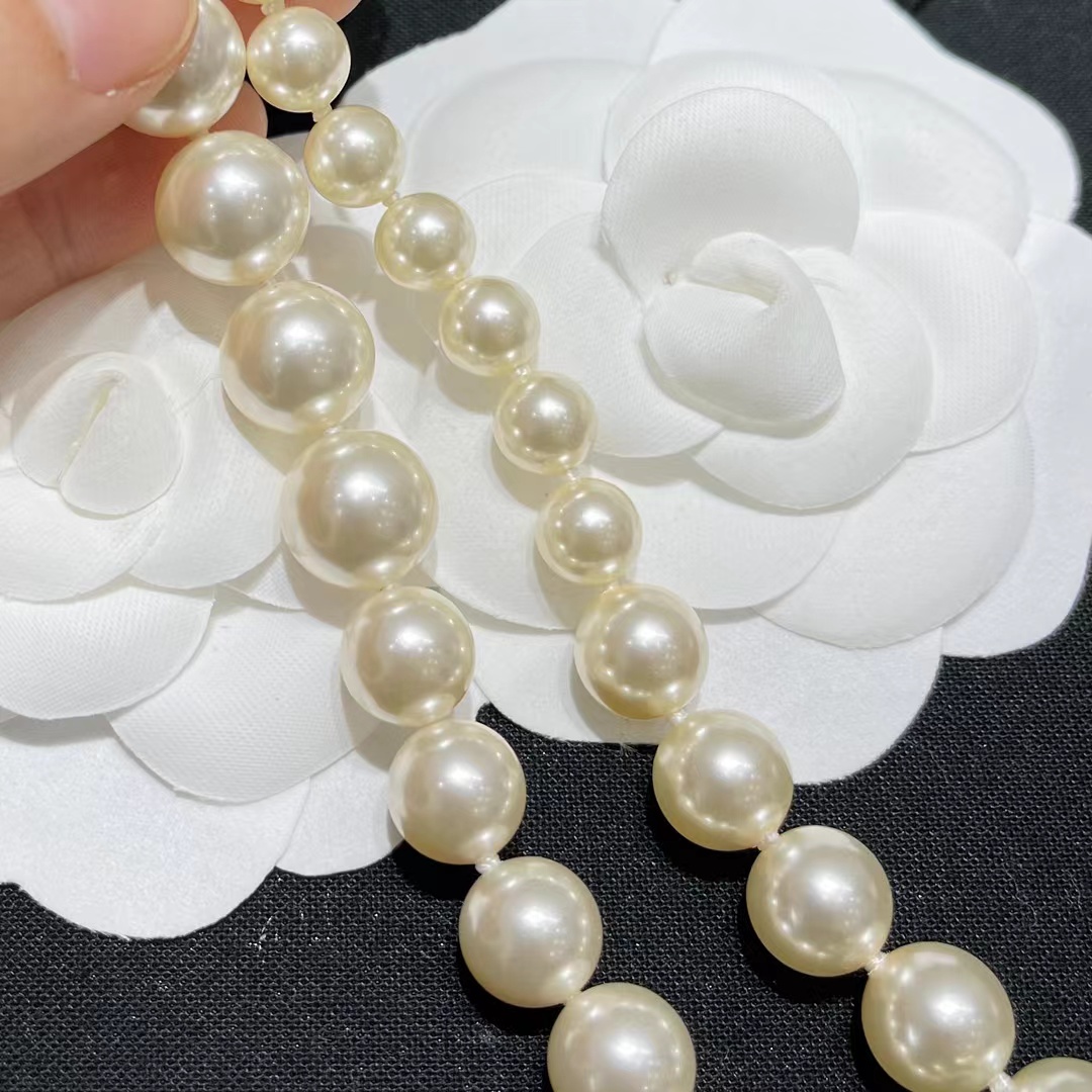 Chanel Vibe Gradient Pearl Necklace - Original Replica Club