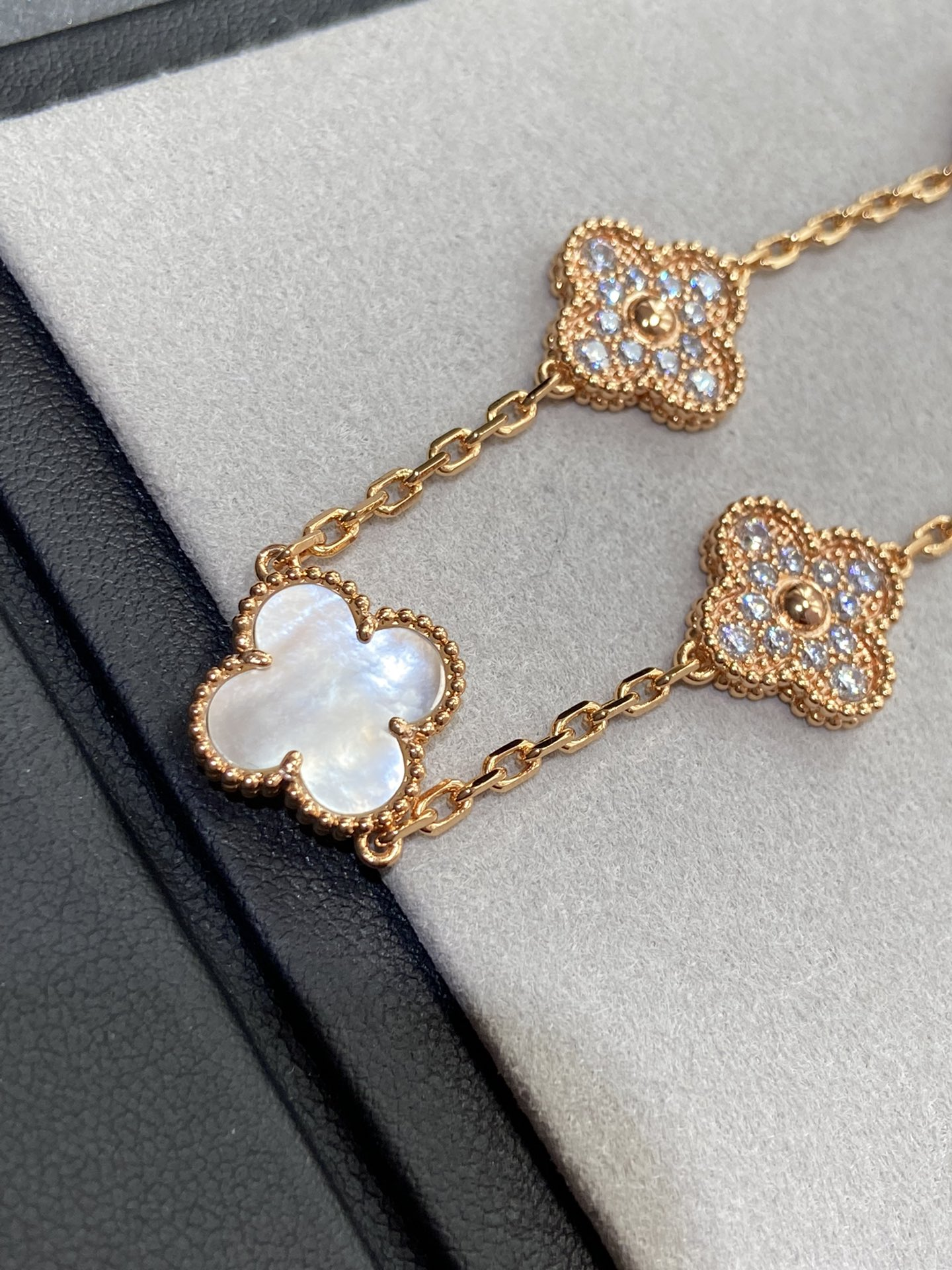 VCA Diamond & White Clover Vintage Alhambra Bracelet ,5 Motifs - Original Replica Club