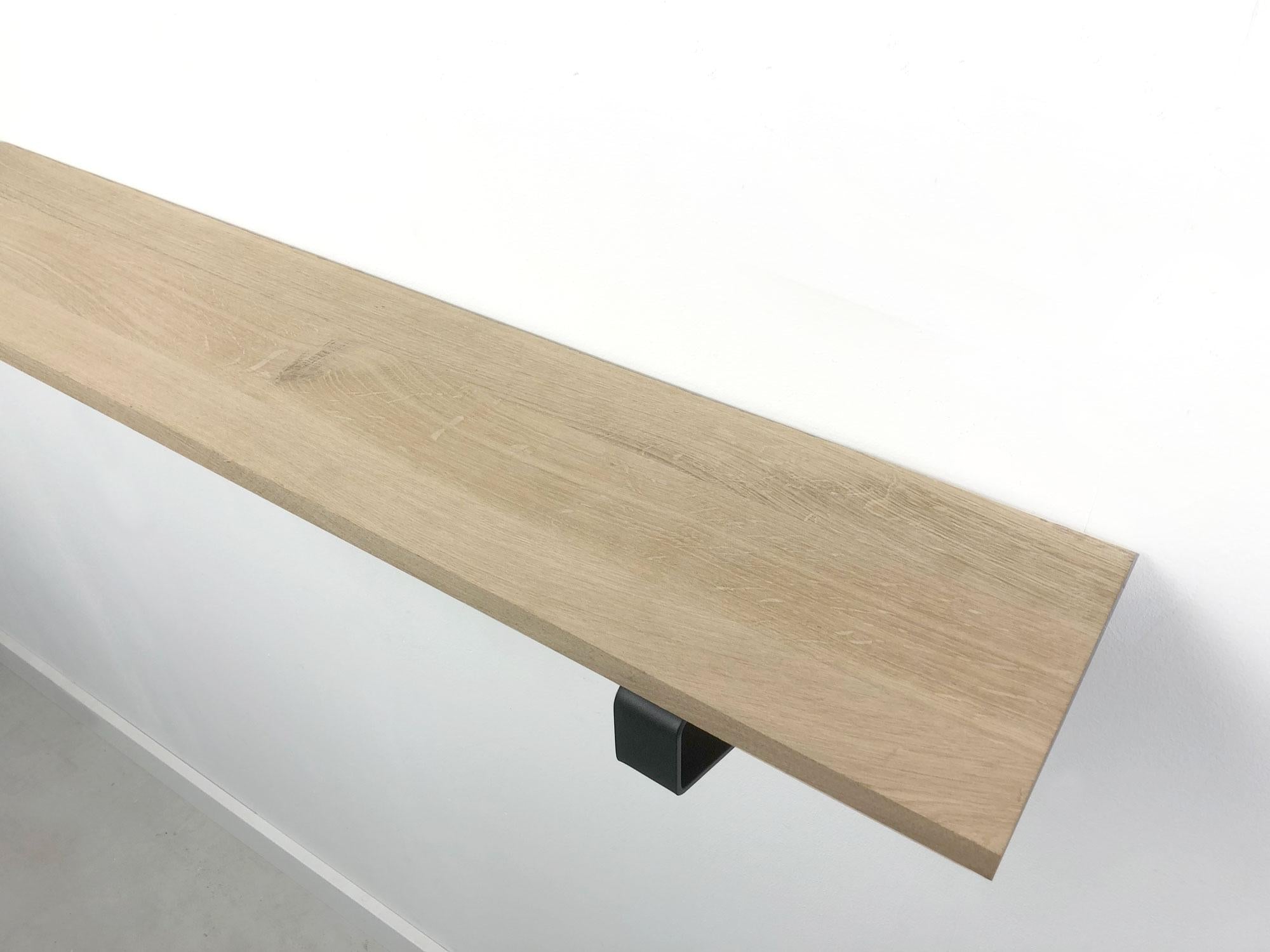 Woodbrothers Eiken 18mm wandplank recht 150cm op 30cm diepe dragers